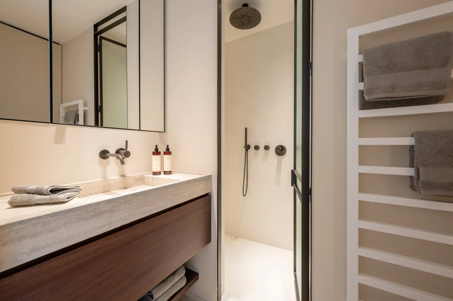 Exclusief nieuwbouw duplex appartement met frontaal zeezicht en royale terrassen nabij het Albertplein. foto 26