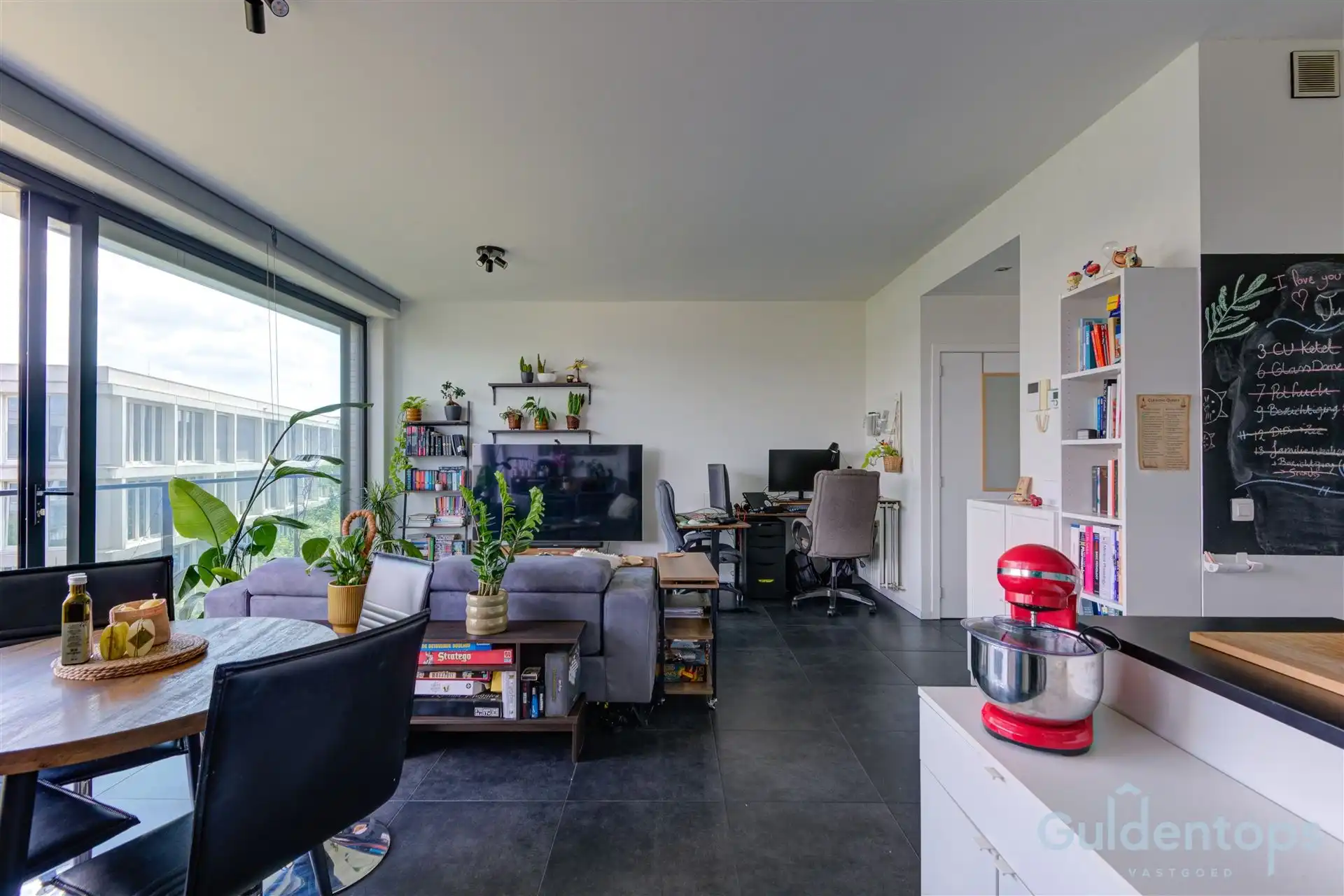 Uitstekend gelegen ruim 1 slaapkamerappartement  foto 18