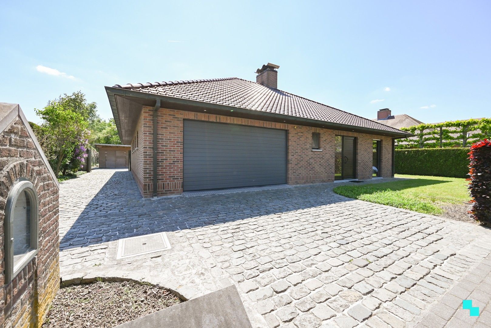 Alleenstaande woning met inpandige garage te Izegem foto 3