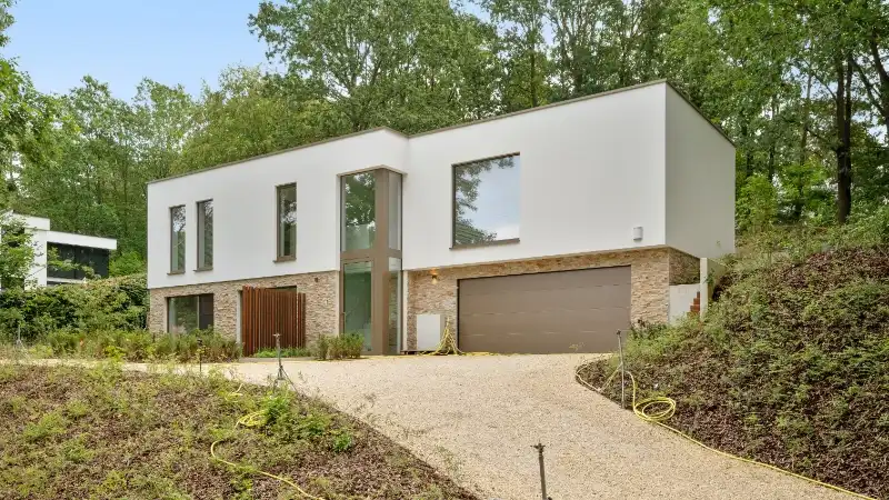 Exclusieve energiezuinige recente villa van 305m² op 14a65ca foto {{pictureIndex}}