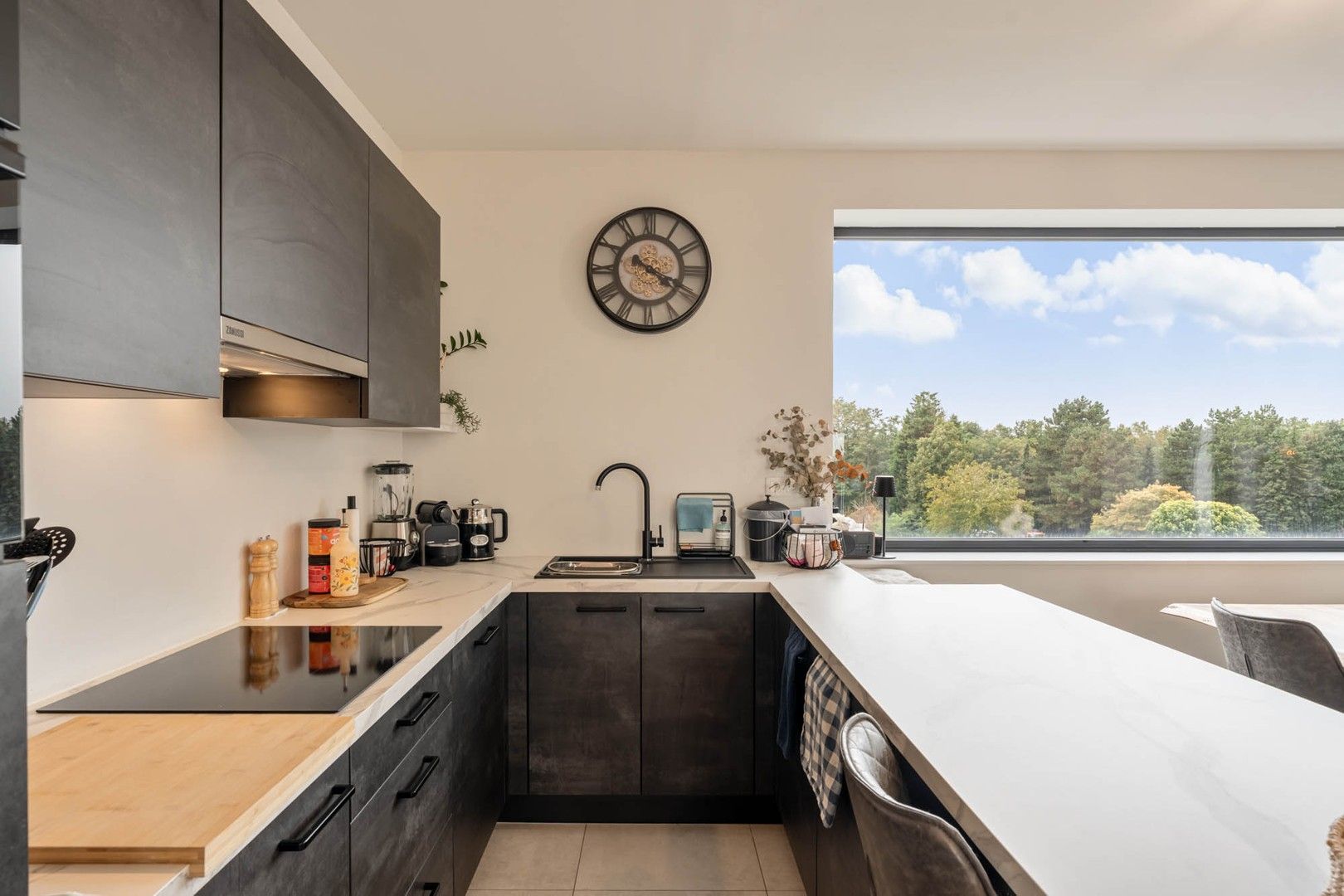 Modern & instapklaar appartement in Heusden-Zolder foto 5