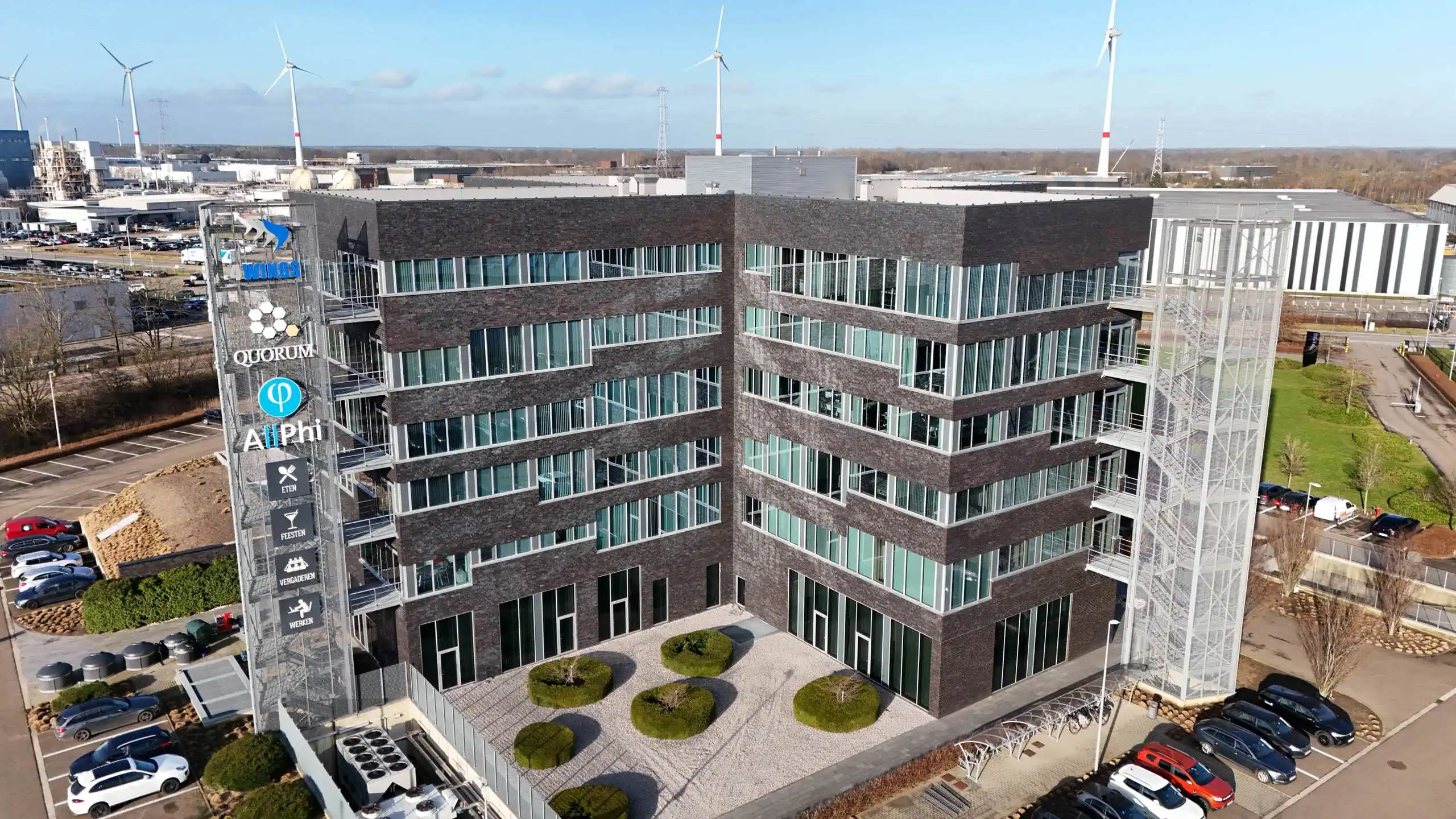 Ruim en Licht Kantoor met Uitzicht op de E313 foto 15