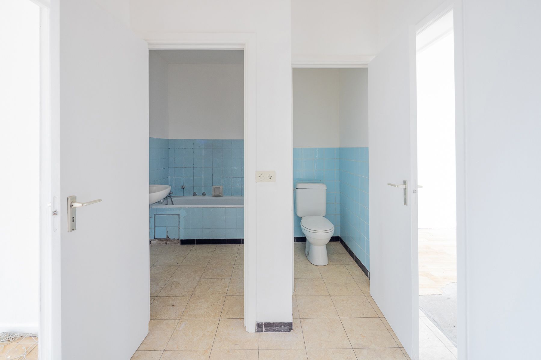 Te renoveren appartement met twee slaapkamers foto 9