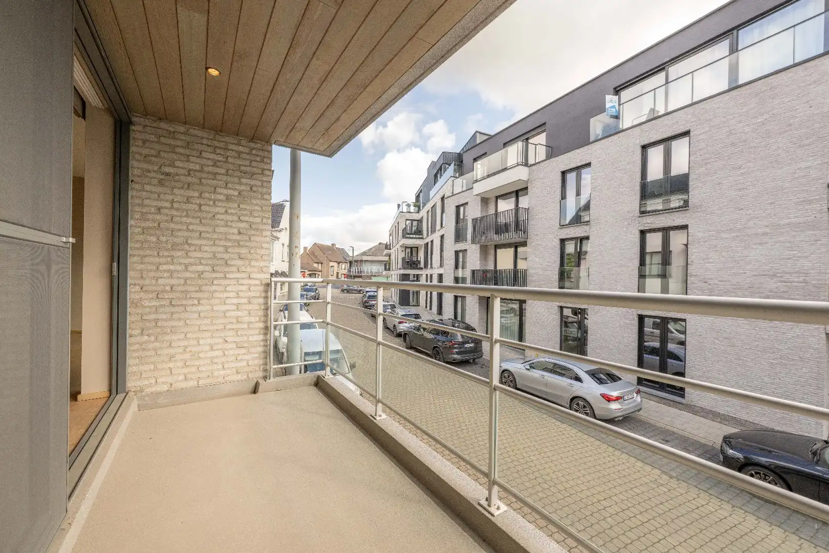 Lichtrijk appartement met gezellig terras foto 5