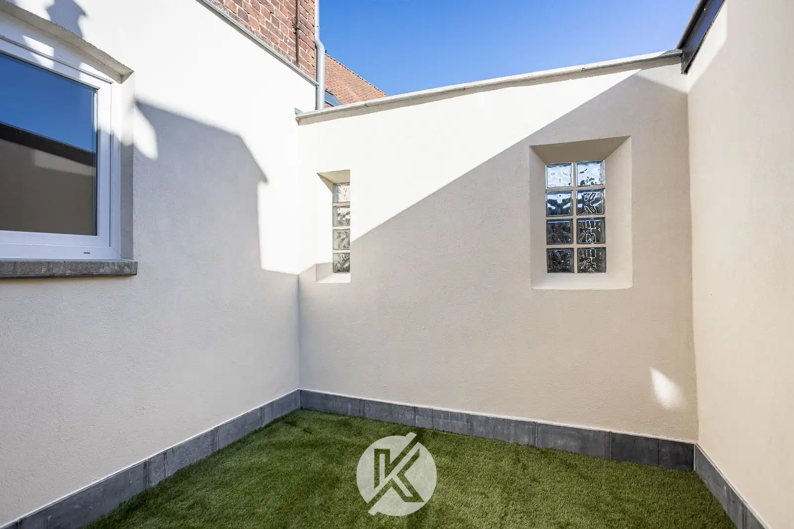 Gerenoveerde woning in een rustige straat foto 27