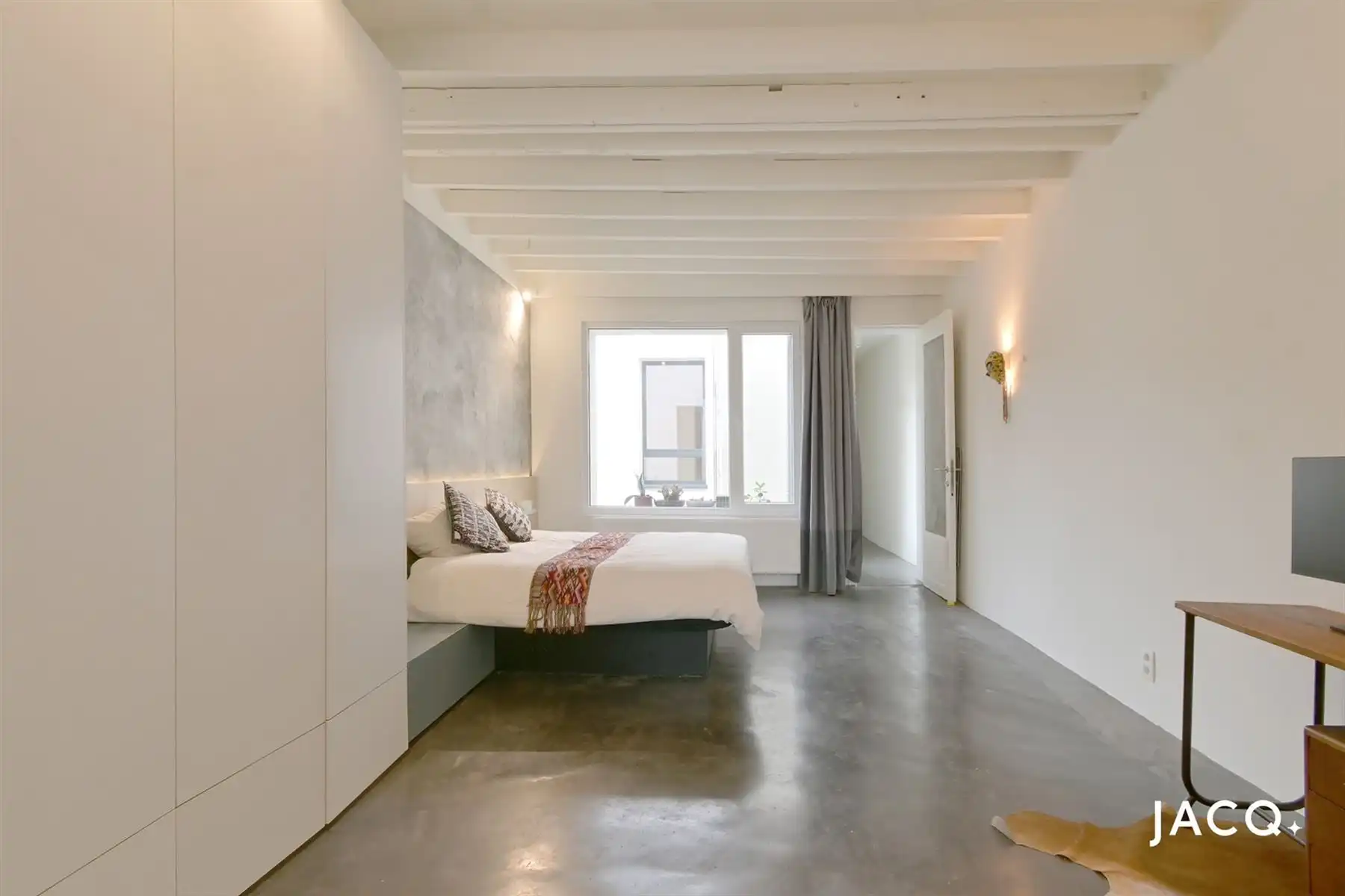 Modern gerenoveerd appartement met een authentieke toets foto 8