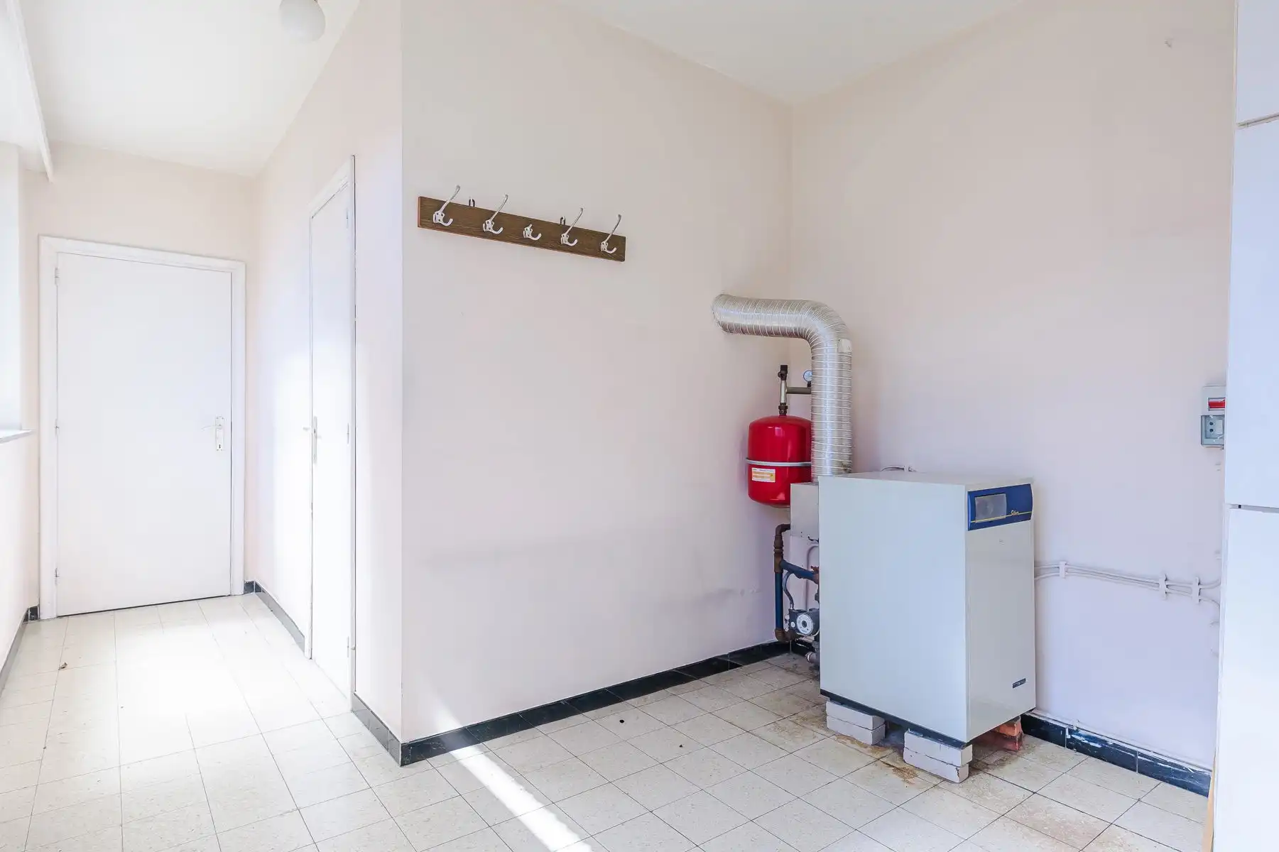Karaktervolle te renoveren halfopen bebouwing op toplocatie foto 13