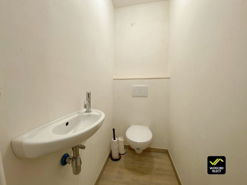 Te huur: Ruim en modern appartement in rustige omgeving te Adegem foto 7