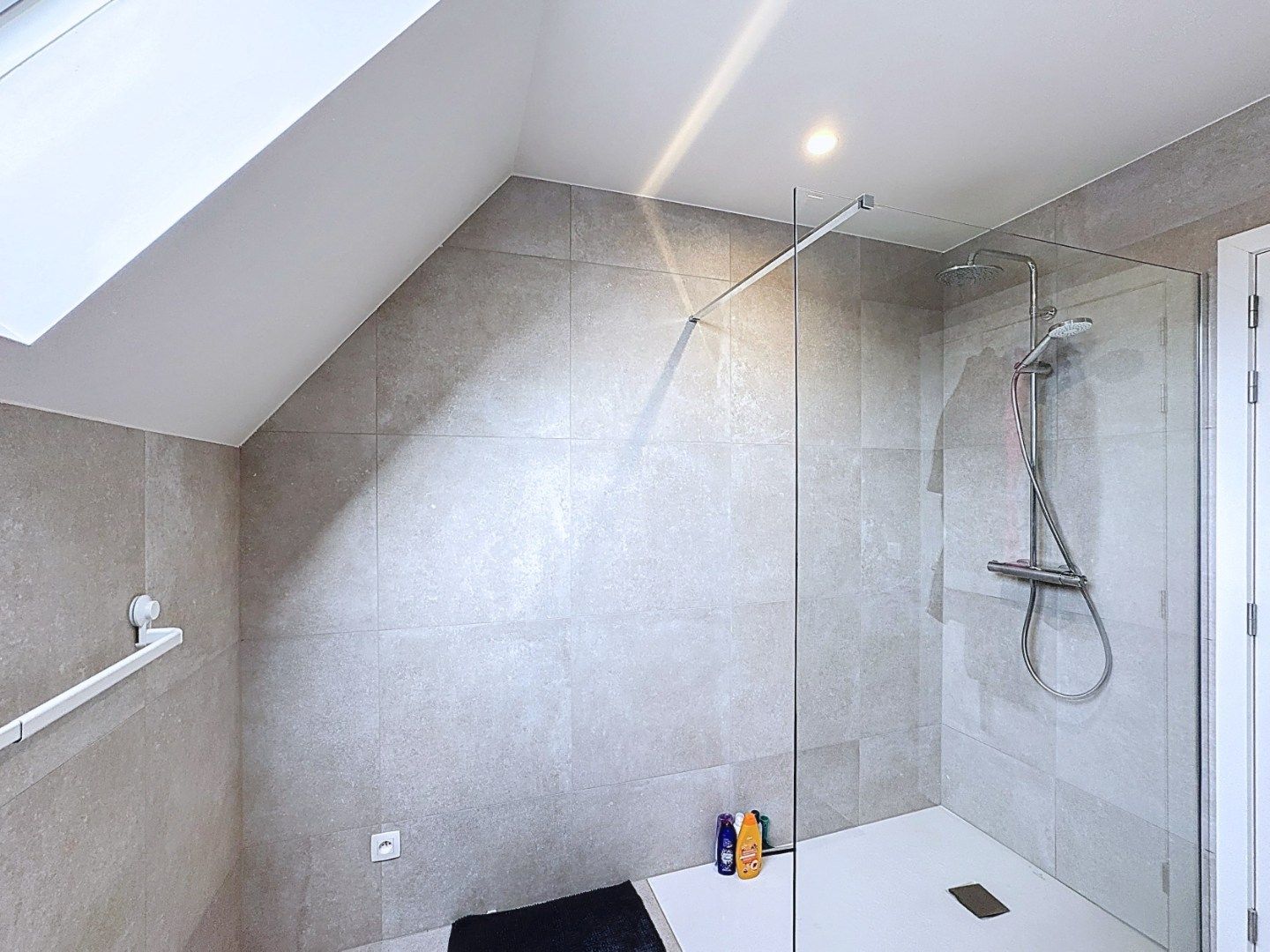 Prachtige en zéér ruime woning met kwaliteitsvolle afwerking foto 14