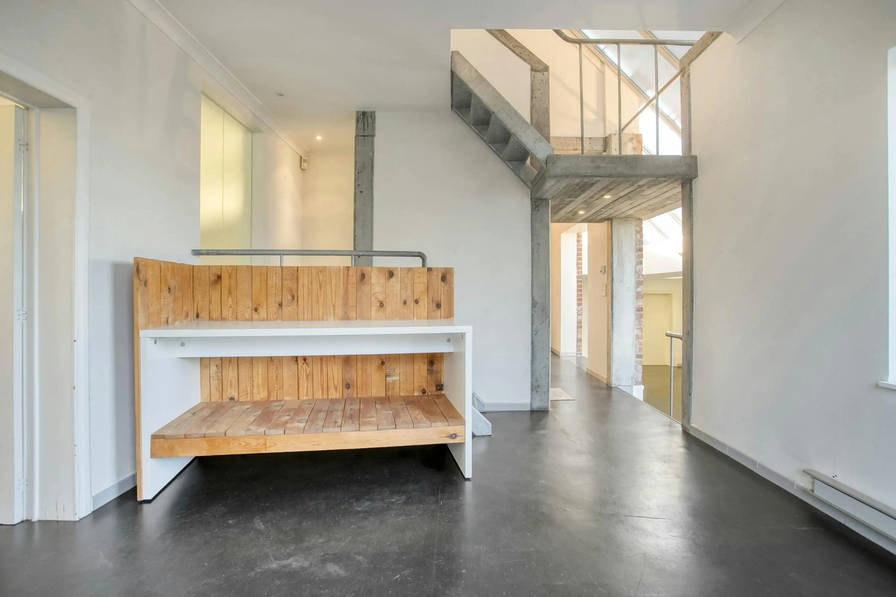 Huis met kantoorruimte en atelier te koop in Waregem foto 8