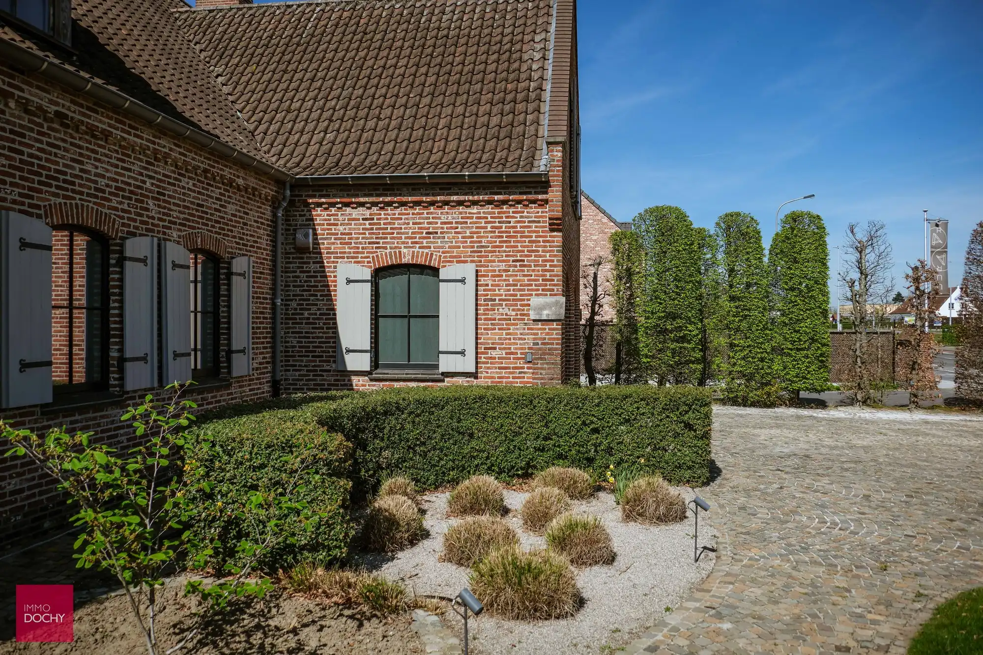 Instapklare ruime villa met grote garage en bijgebouw foto 5