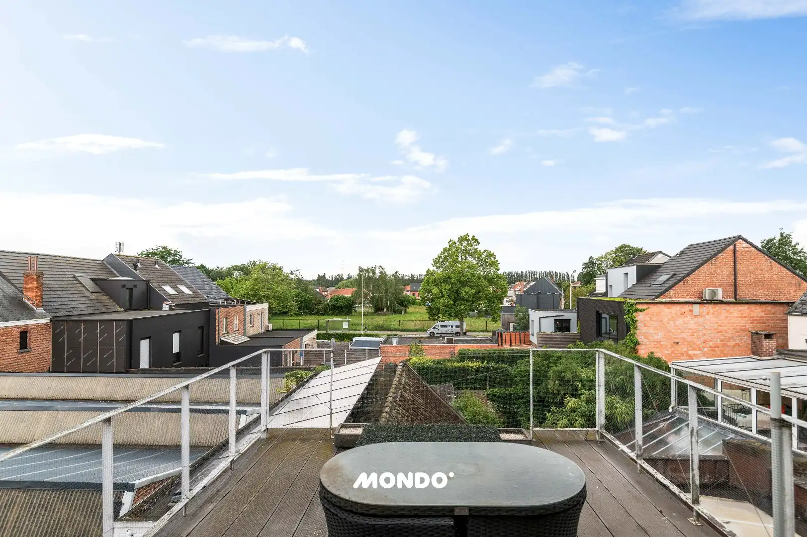 Ruime handelswoning met 2 handelsruimtes, 4 slaapkamers, garage, terras en zonnige tuin. foto 26
