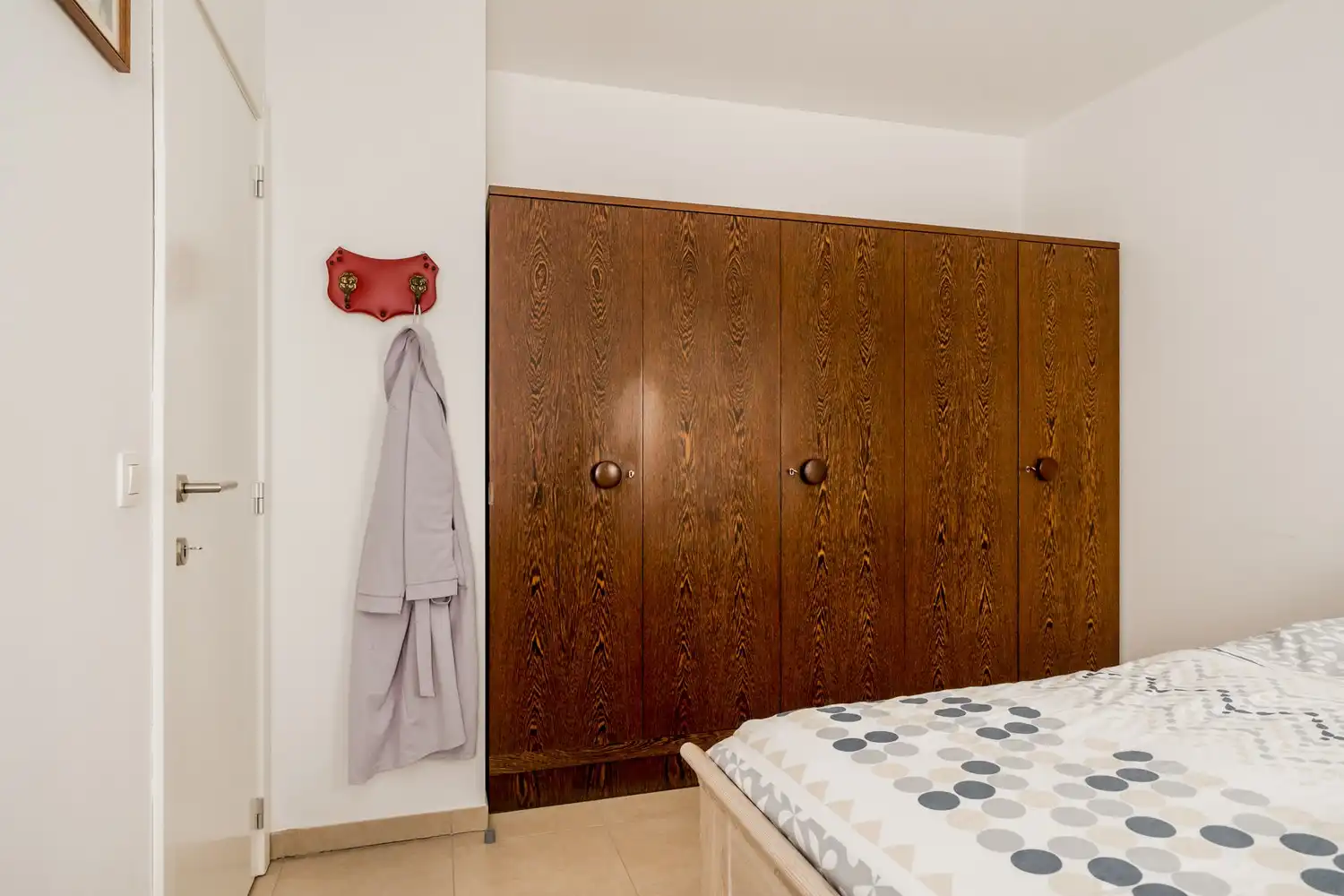 Lichtrijk hoekappartement in recent gebouw foto 16