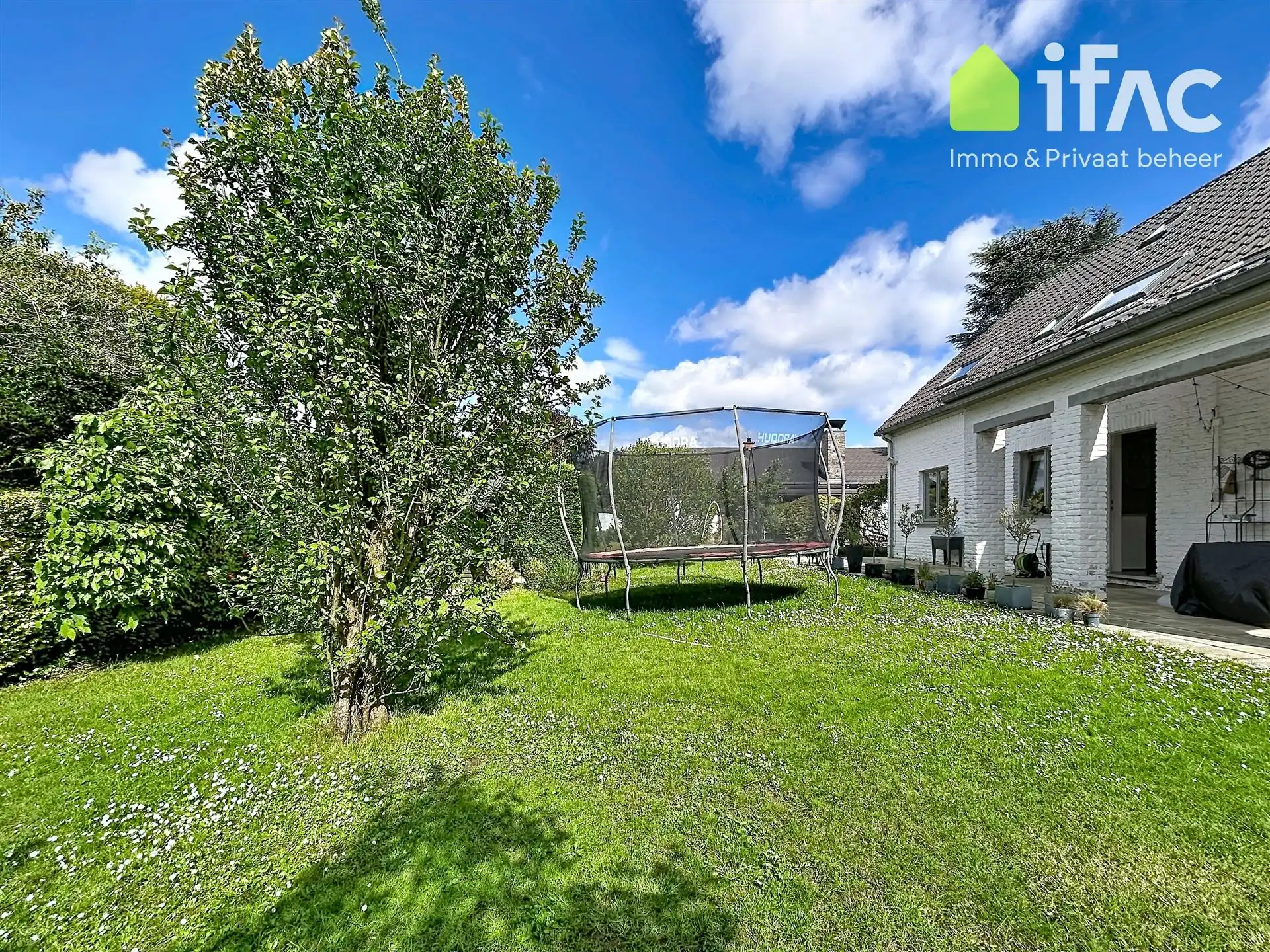 Smaakvol gerenoveerde Villa met 5 slaapkamers en leuke tuin foto 34