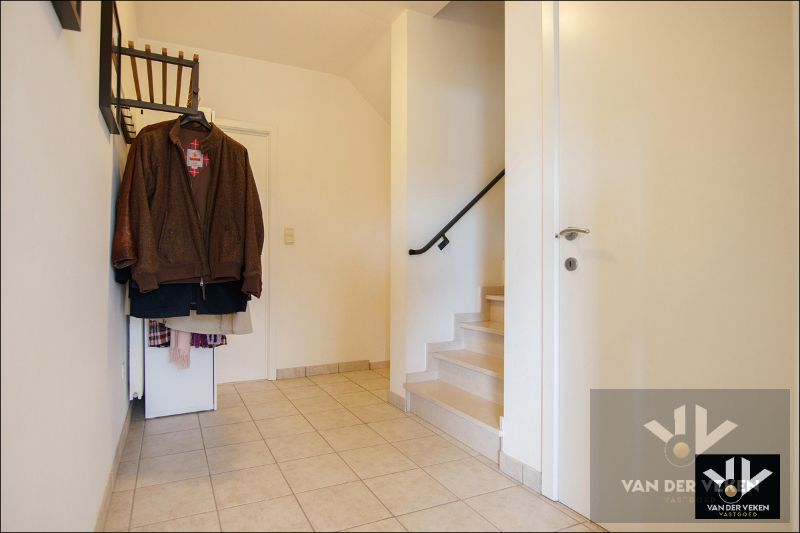 TWEEWOONST MET PAARDENSTALLEN EN WEILAND OP RUIM PERCEEL 37A21CA IN LANDELIJKE OMGEVING foto 33