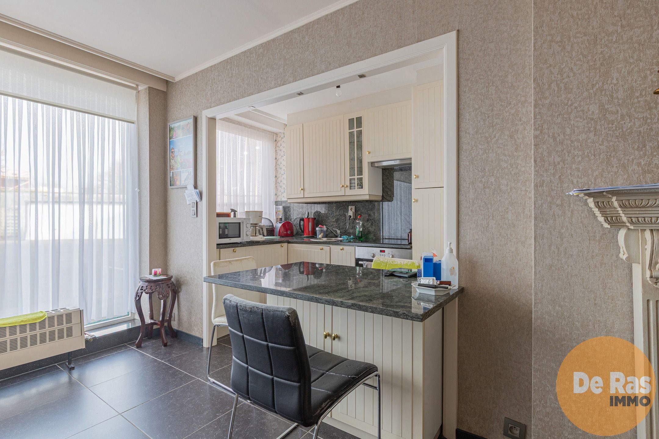 WETTEREN- Instapklaar appartement met 2 kamers nabij station foto 5