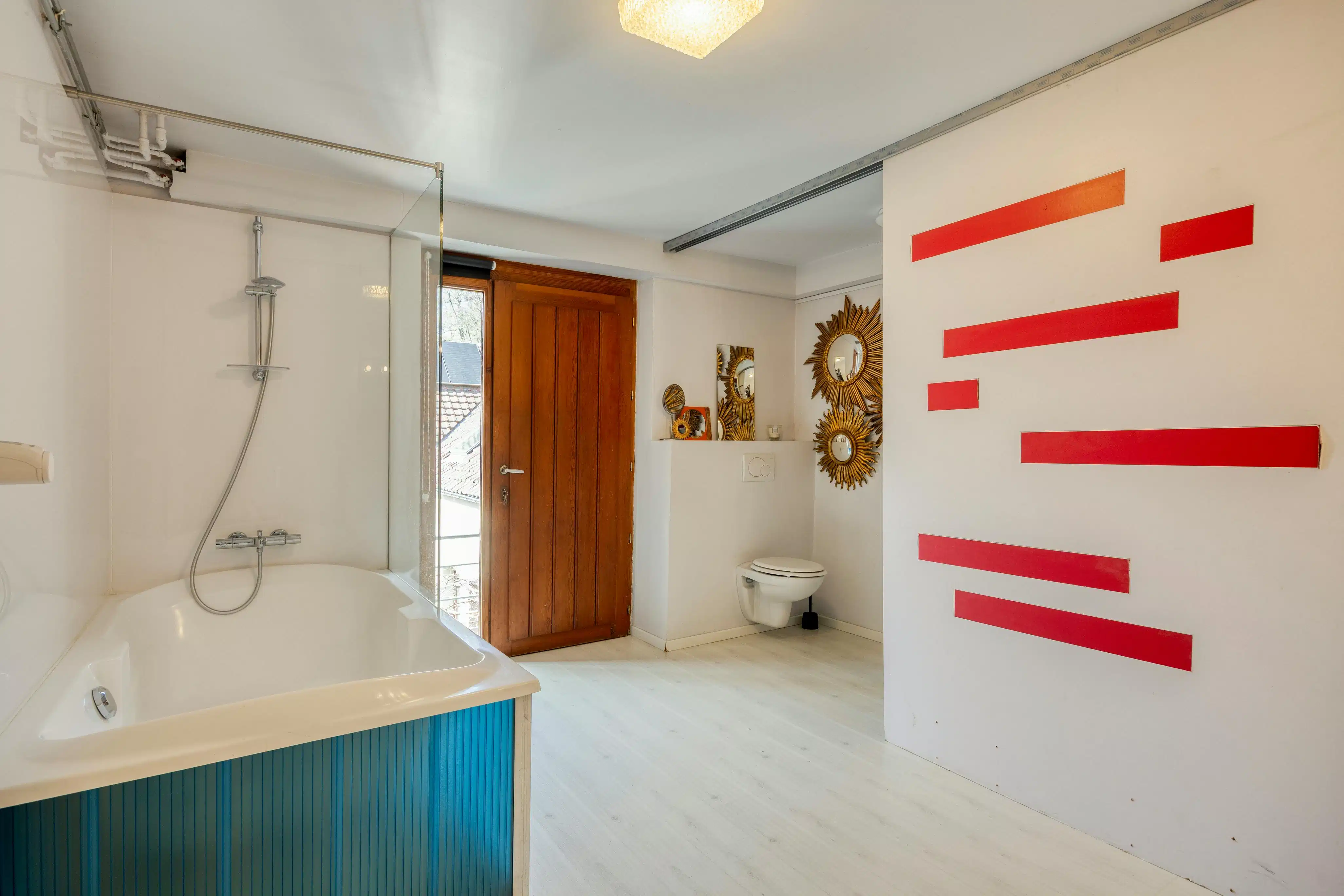 Instapklare gezinswoning met 5 slaapkamers en ruime tuin foto 18