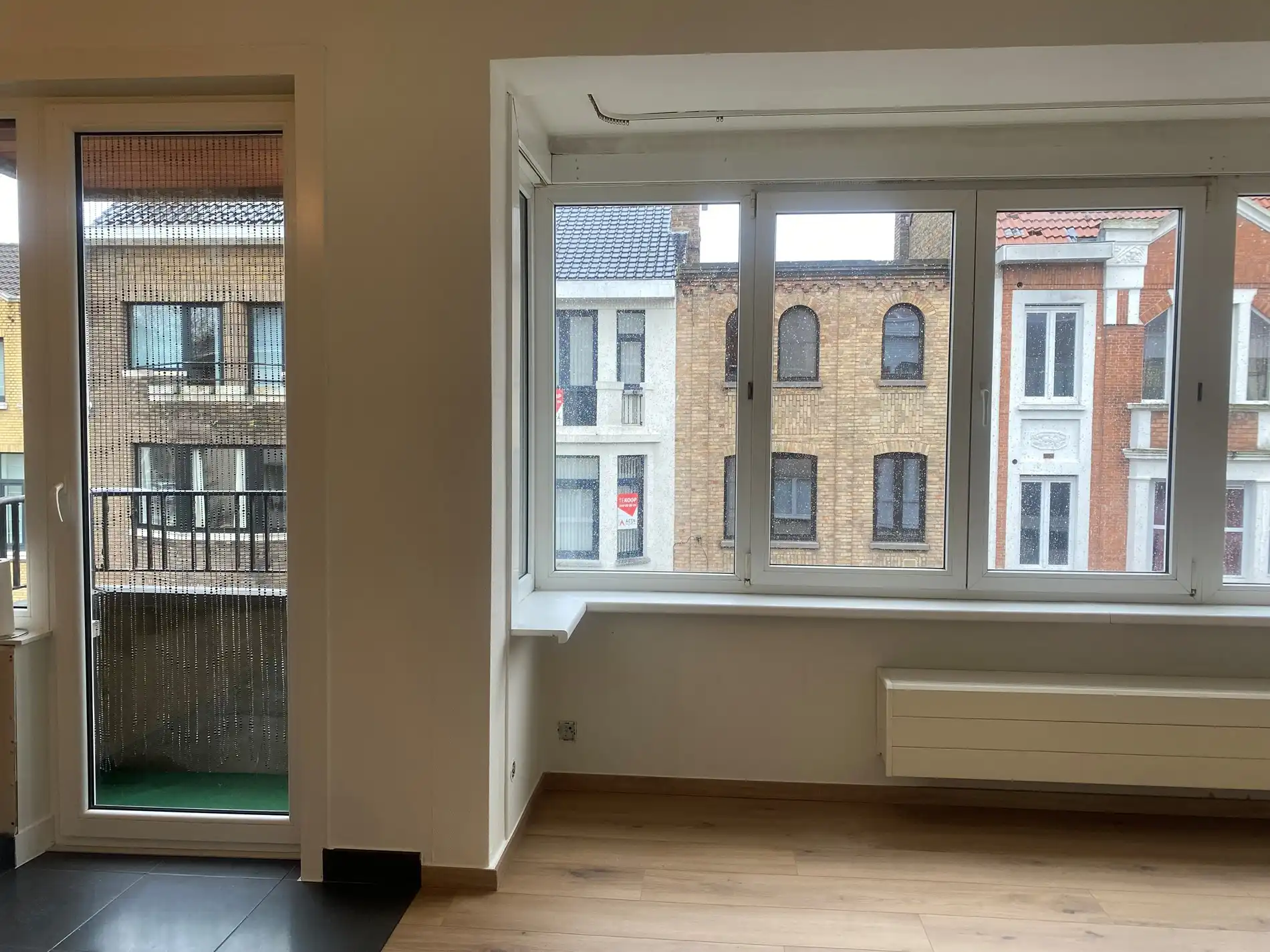 Recent gerenoveerd 2-slaapkamer appartement met terras te huur – Oostende📍 foto 3
