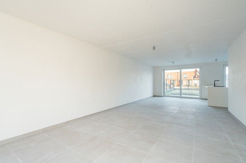Instapklare nieuwbouwwoning met zonnige tuin te Roeselare foto 3