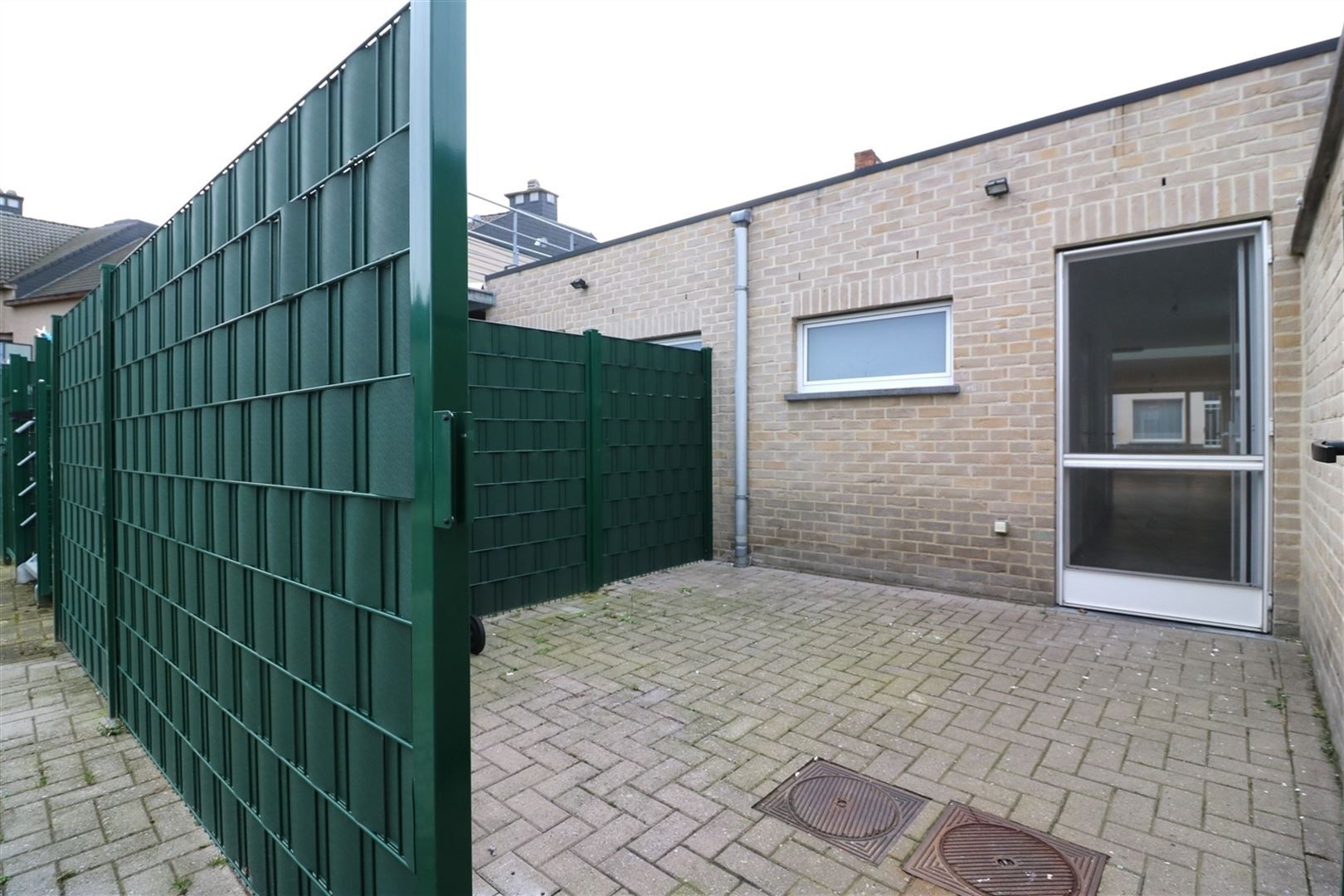 Instapklare woning met 3 slpk., koer en garage foto 9