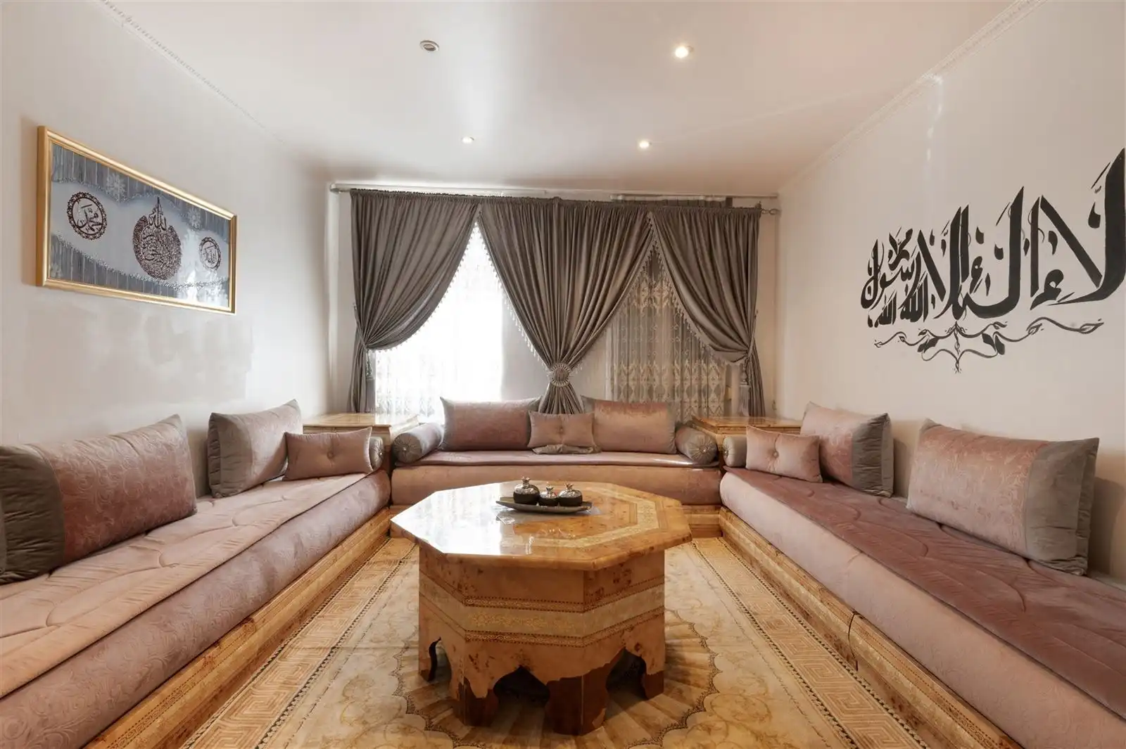 Gelijkvloersappartement met 2 grote kelders foto 2