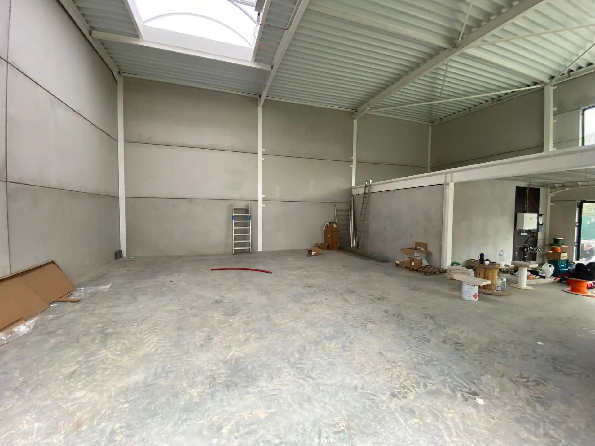 Magazijn te huur foto 14