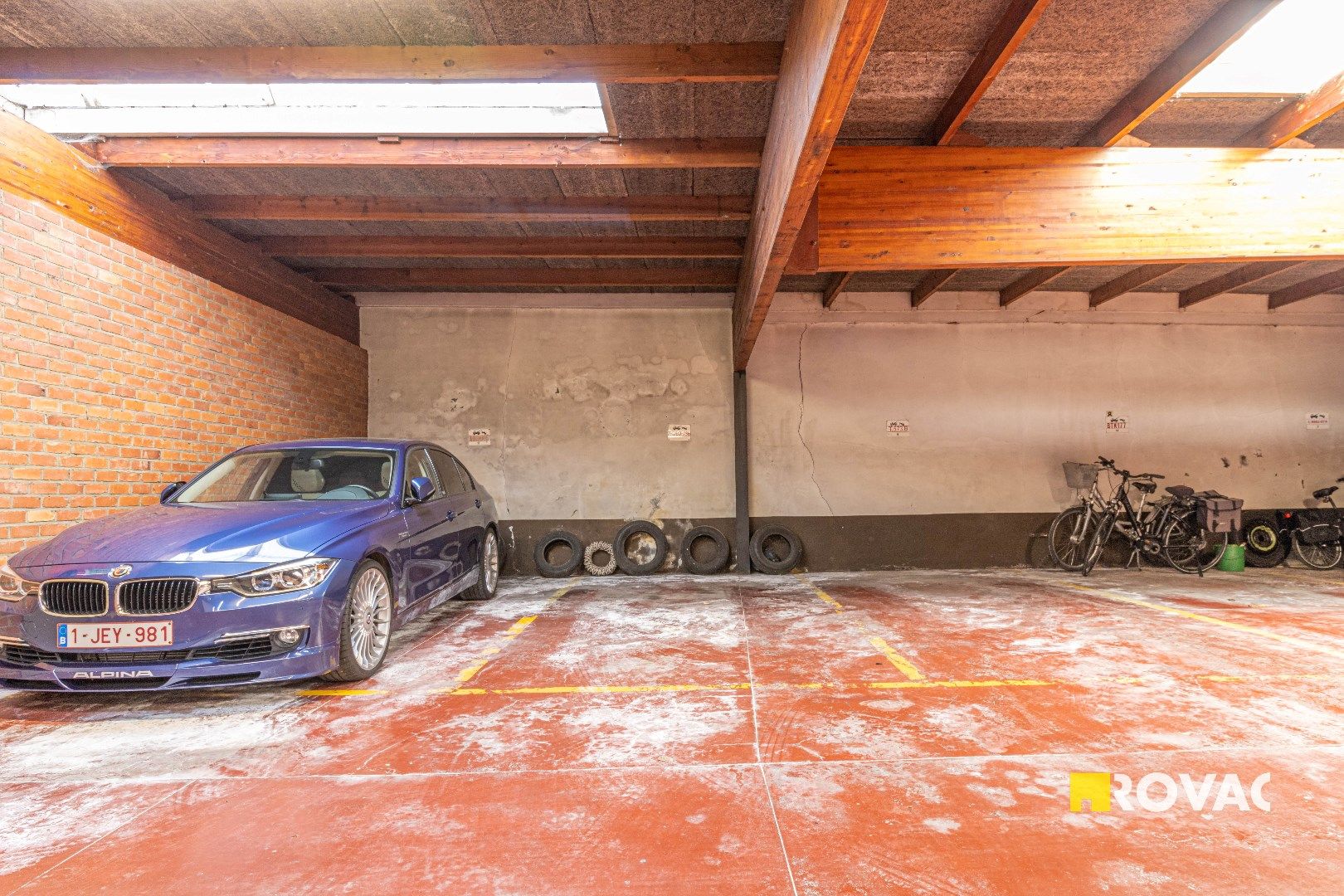Zeer verzorgd en centraal gelegen appartement op 1ste verdieping met bijhorende autostandplaats foto 15