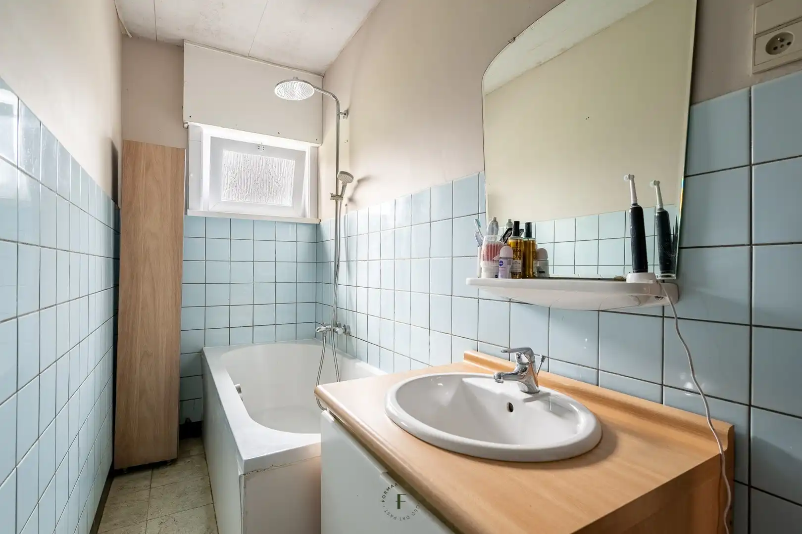 Woning met vernieuwde loods op visibele locatie in Hooglede foto 12