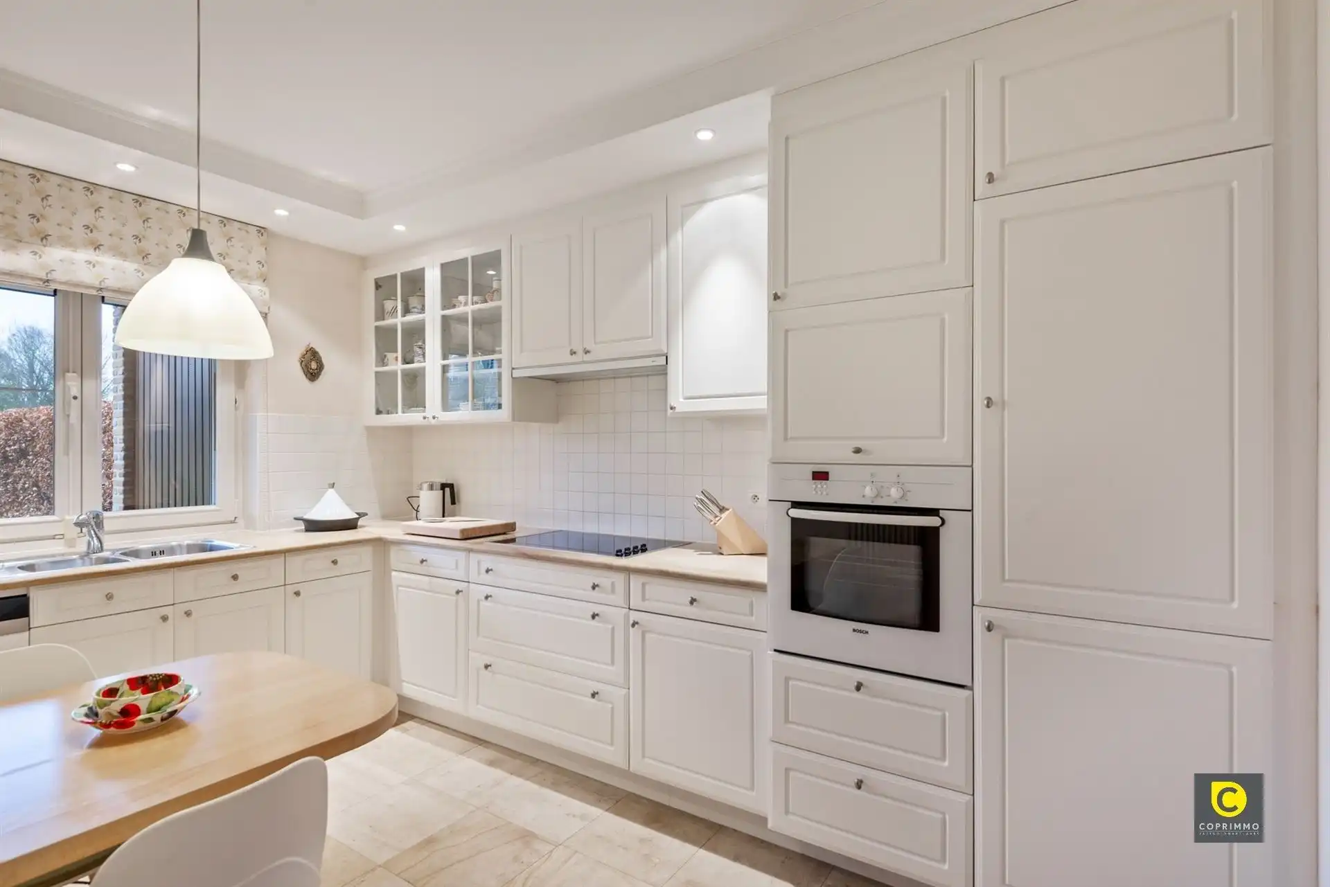 Stijlvol en ruim 2 slaapkamerappartement in Hoveveld foto 4