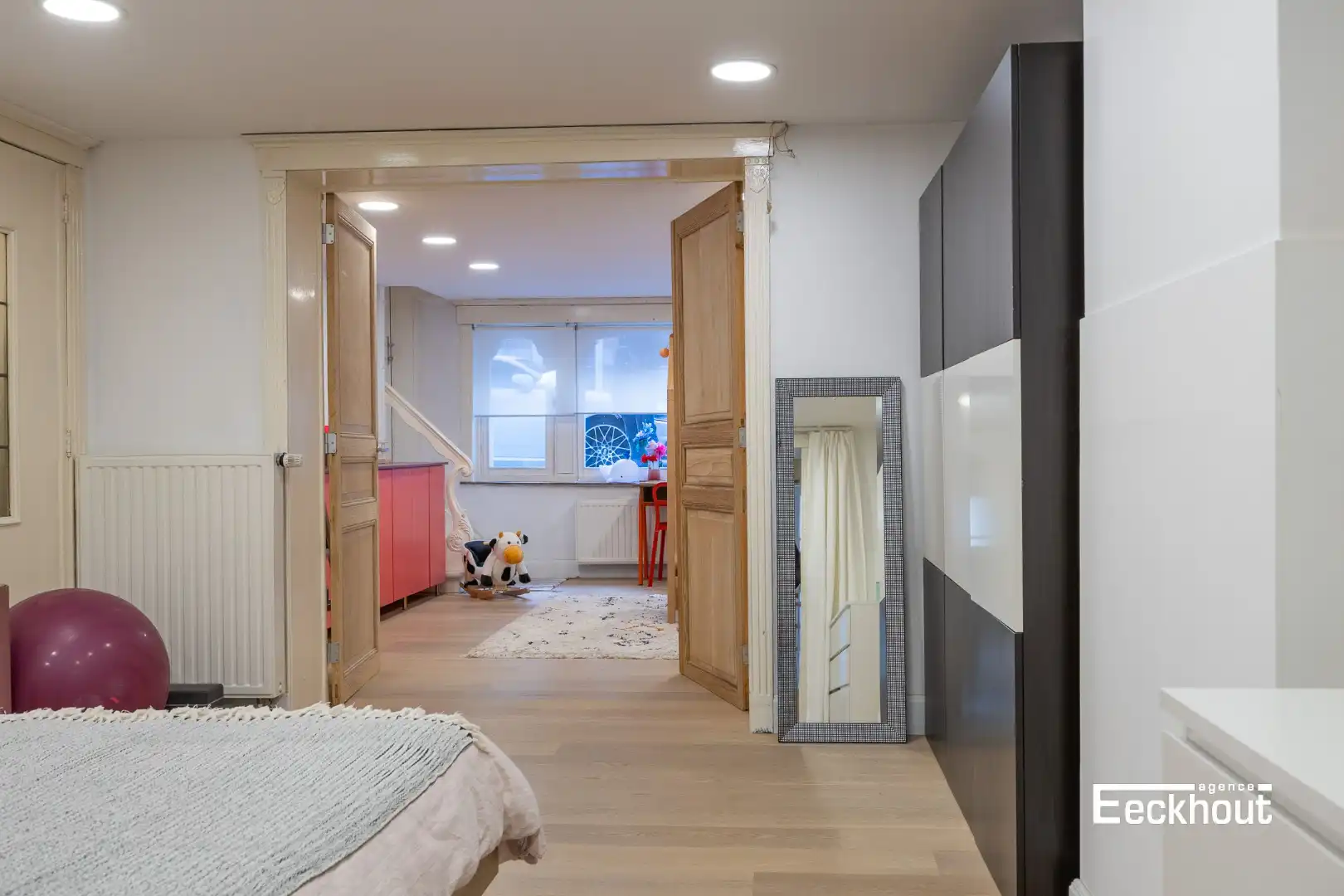 Uniek duplexappartement met 4 slaapkamers in bouwkundig erfgoedpand Villa Lina in centrum Oostende, vlakbij het stadspark foto 19
