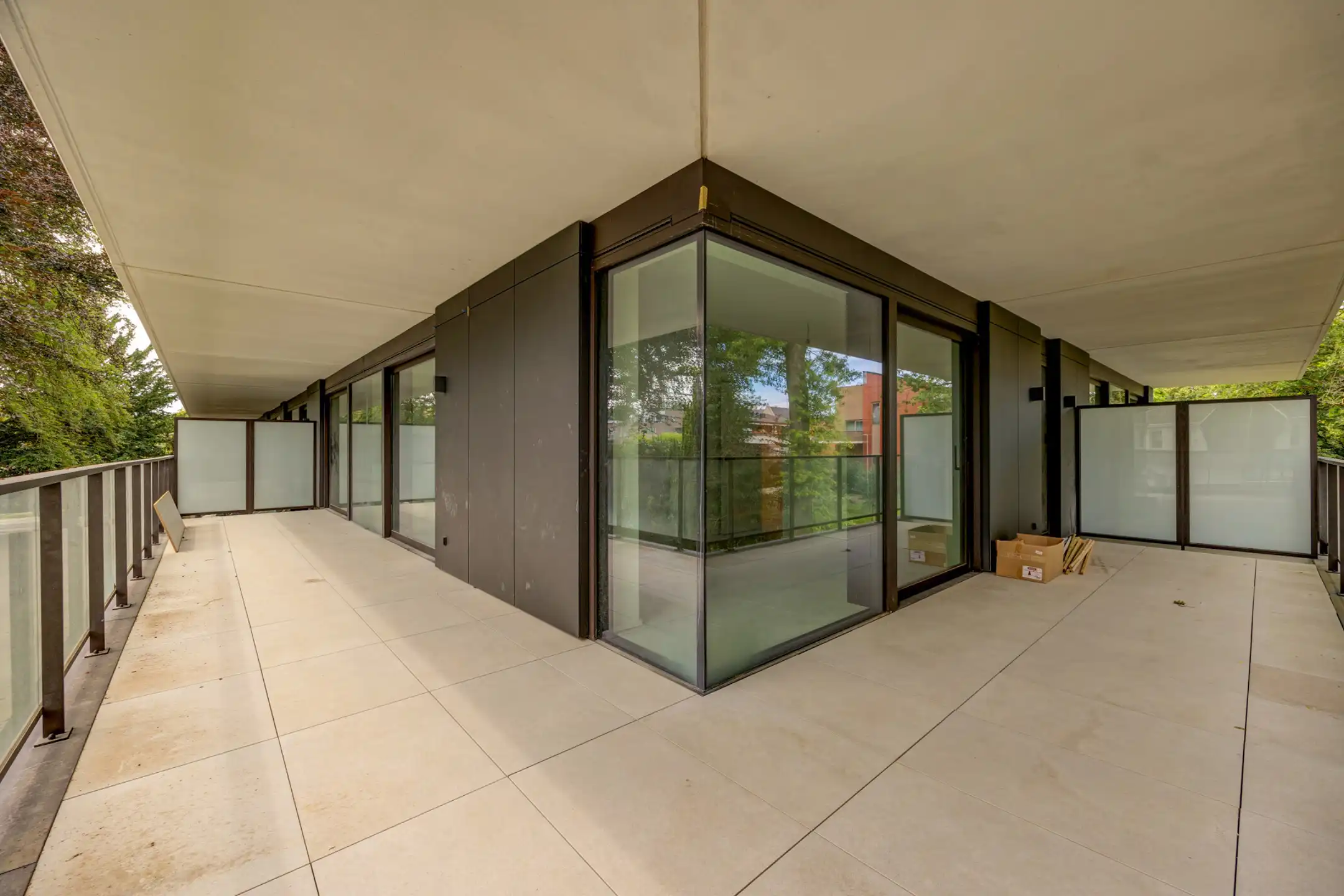 Nieuwbouw met terras van 50m2 inclusief autostaanplaats foto 8