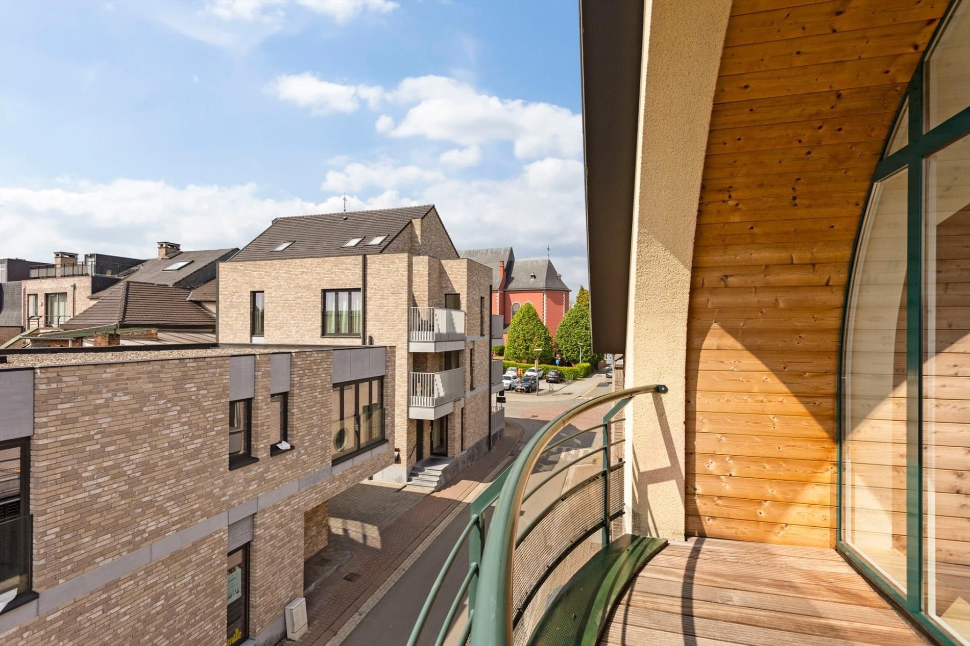 Aangenaam en luchtig appartement met 1 slaapkamer, terras & autostandplaats in ondergrondse garage in hartje Hoeselt foto 10