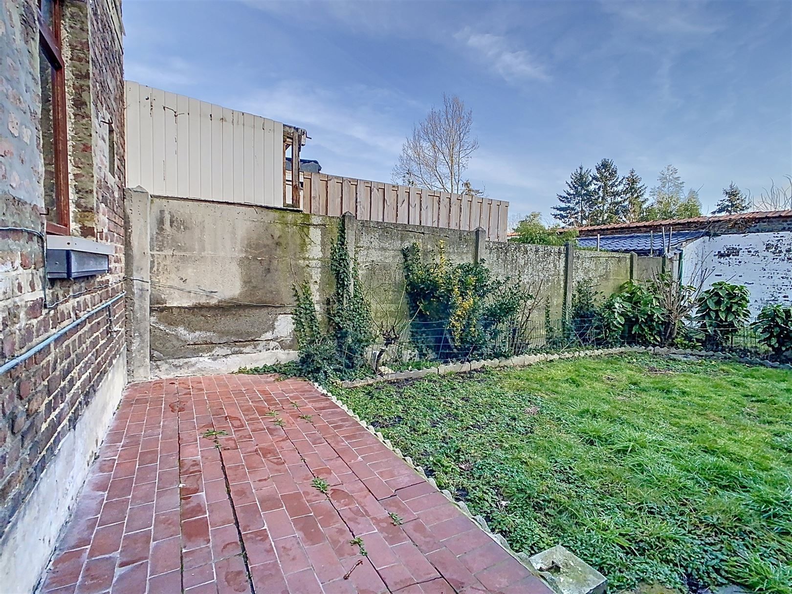 Te renoveren stadswoning, 2 slpks, zolder, tuin, 1a 25ca foto 3