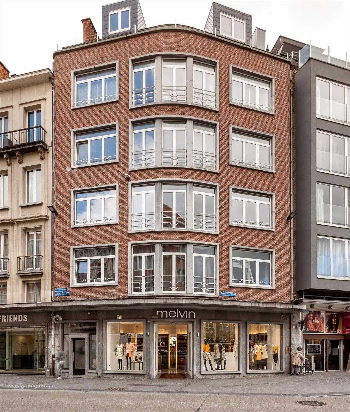 Laatste studentenkamer met privé sanitair in hartje Leuven! foto 7