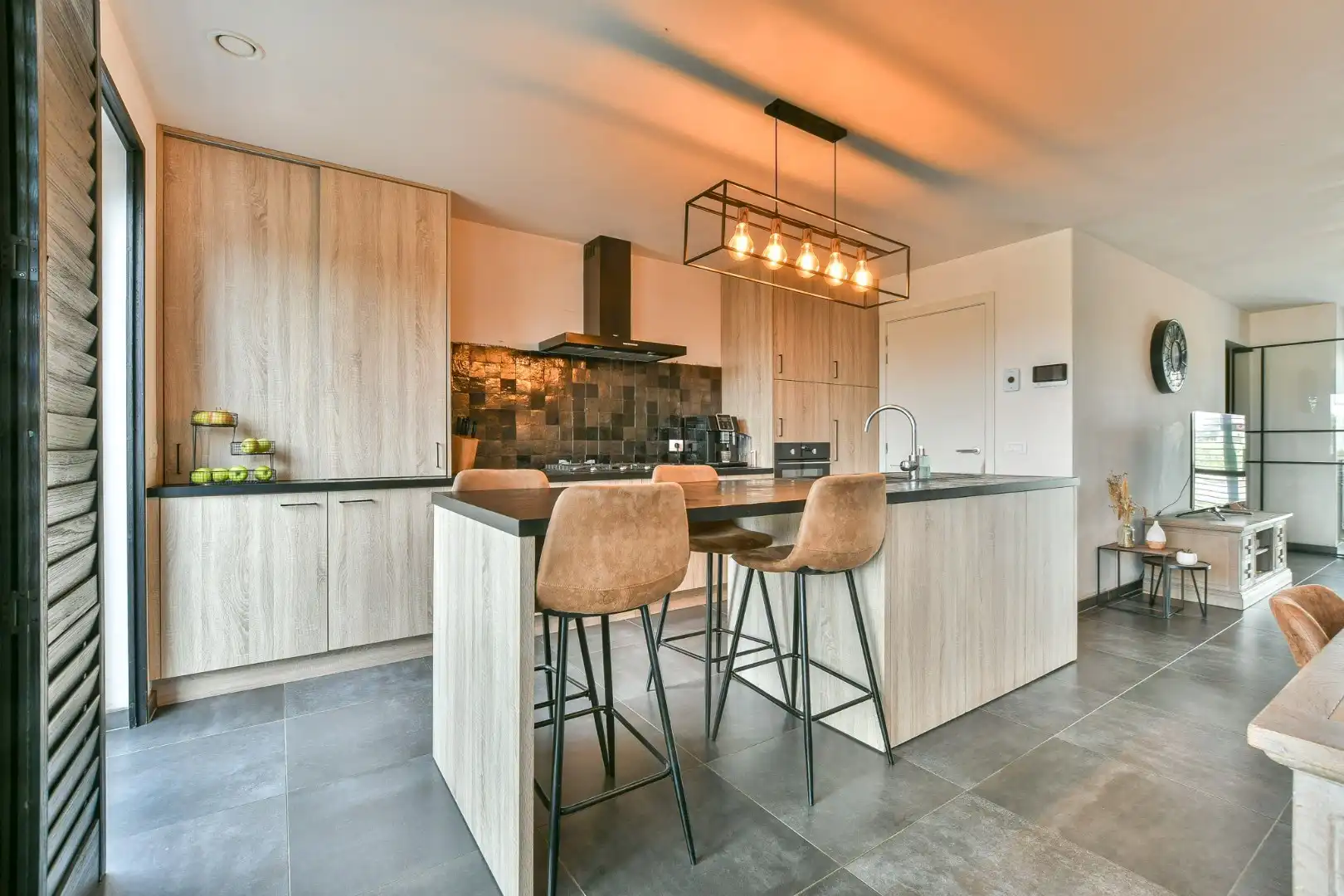 Moderne en energiezuinige halfopen bebouwing (2020) met 4 slaapkamers in Vosseslag, De Haan foto 6