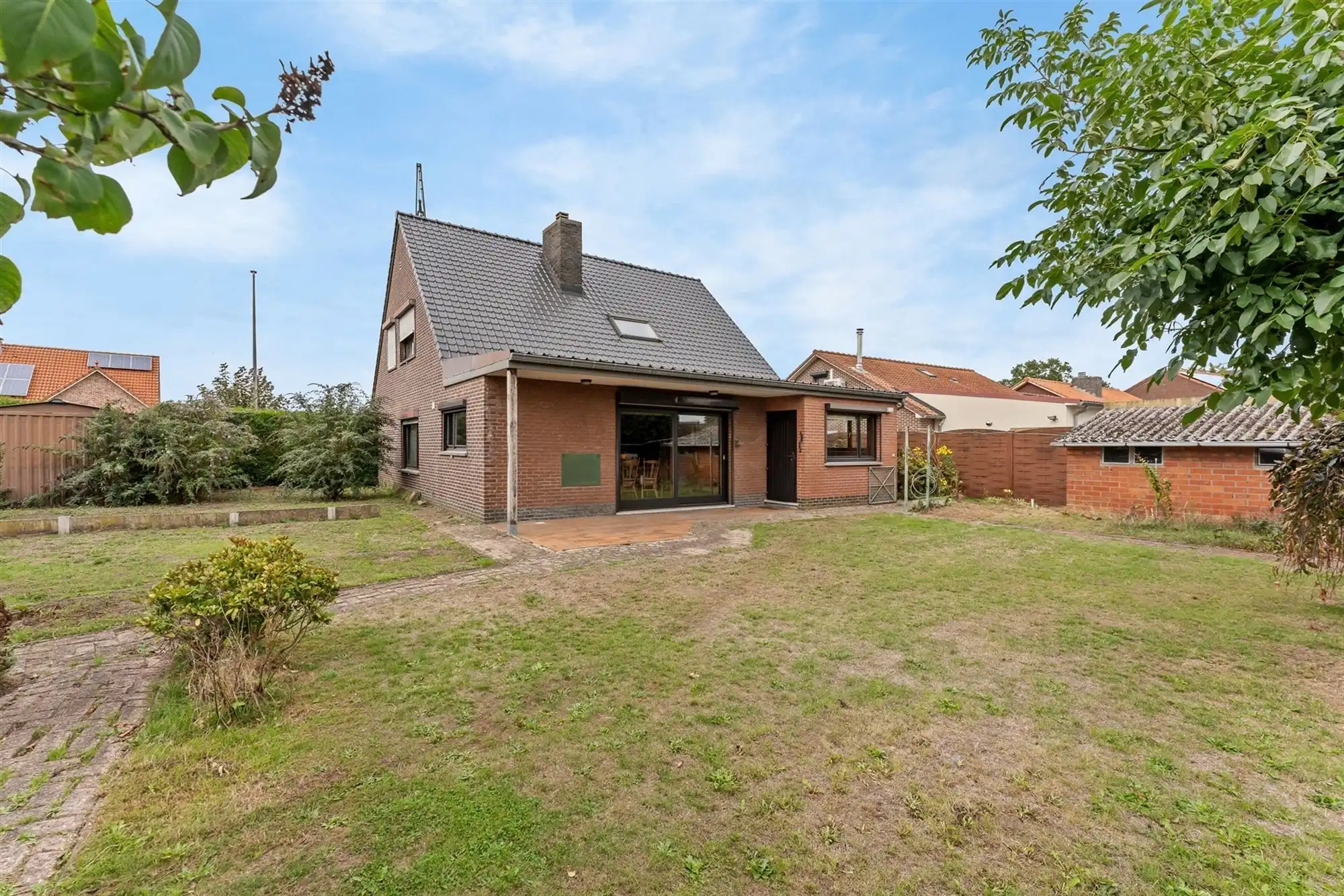 OP TE FRISSEN WONING MET 4 SLAAPKAMERS RUSTIG GELEGEN OP EEN PERCEEL VAN 7A41CA TE PAAL foto 25