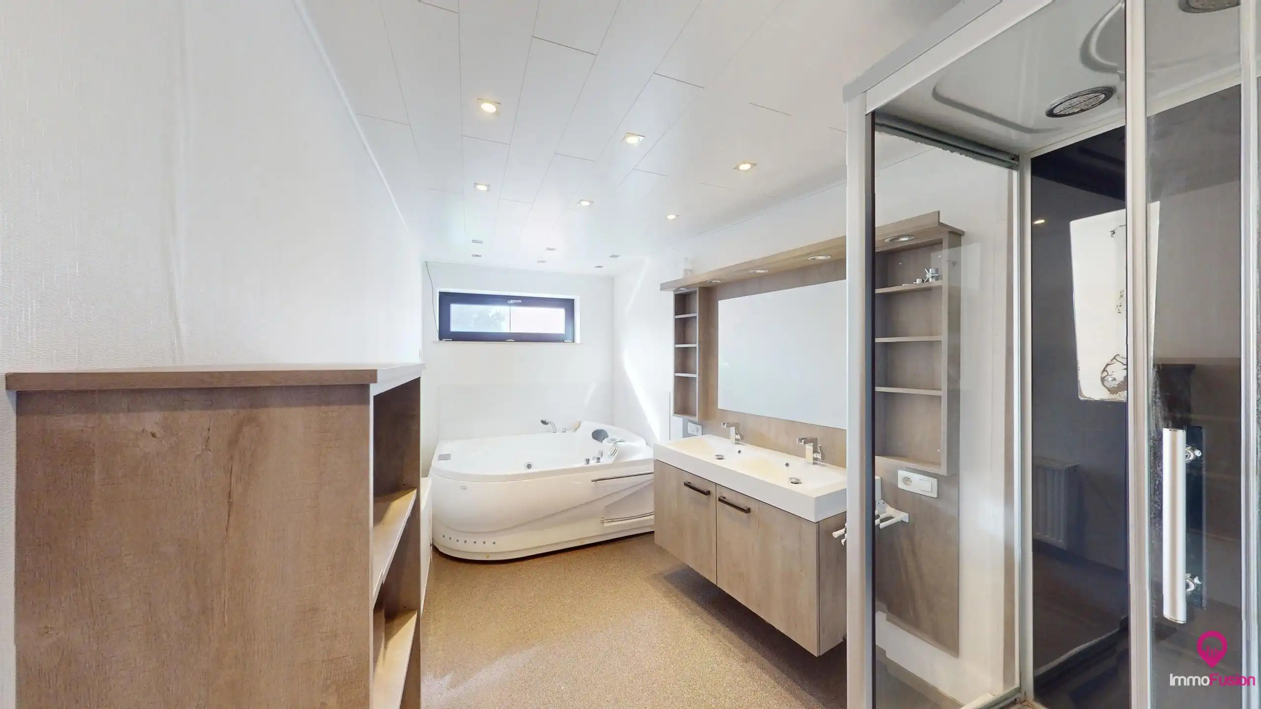 Uitstekend bereikbaar pand met magazijn, bureaus + app! foto 28