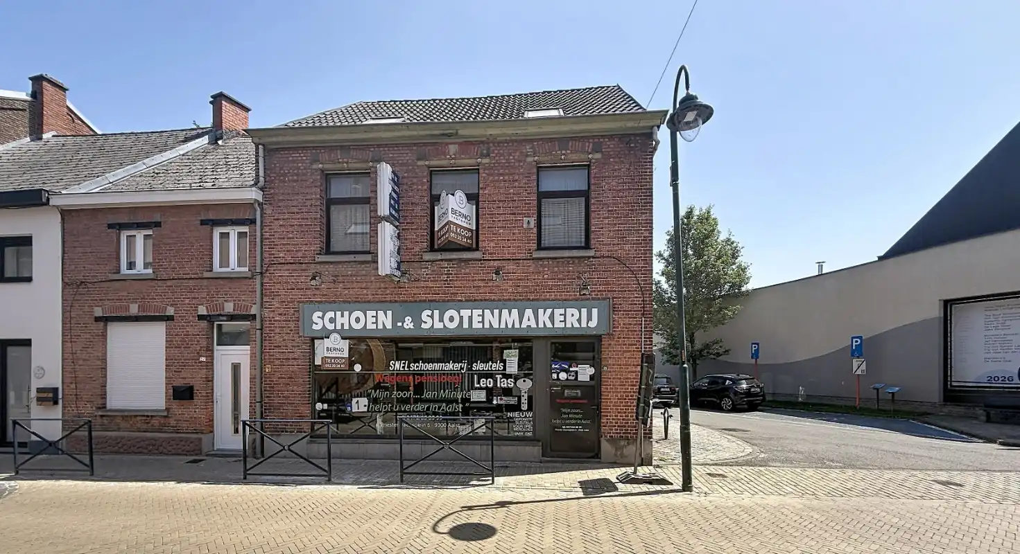 Hoofdfoto van de publicatie: Te renoveren pand centrum Lebbeke