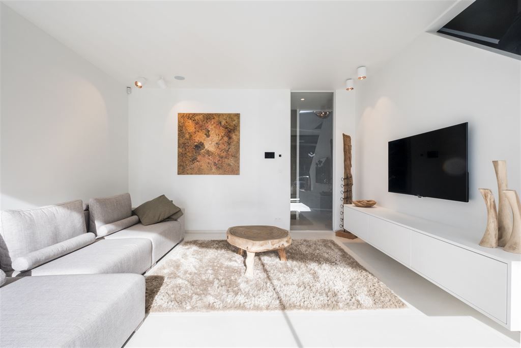 Strakke en moderne villa met high-end afwerking foto 5