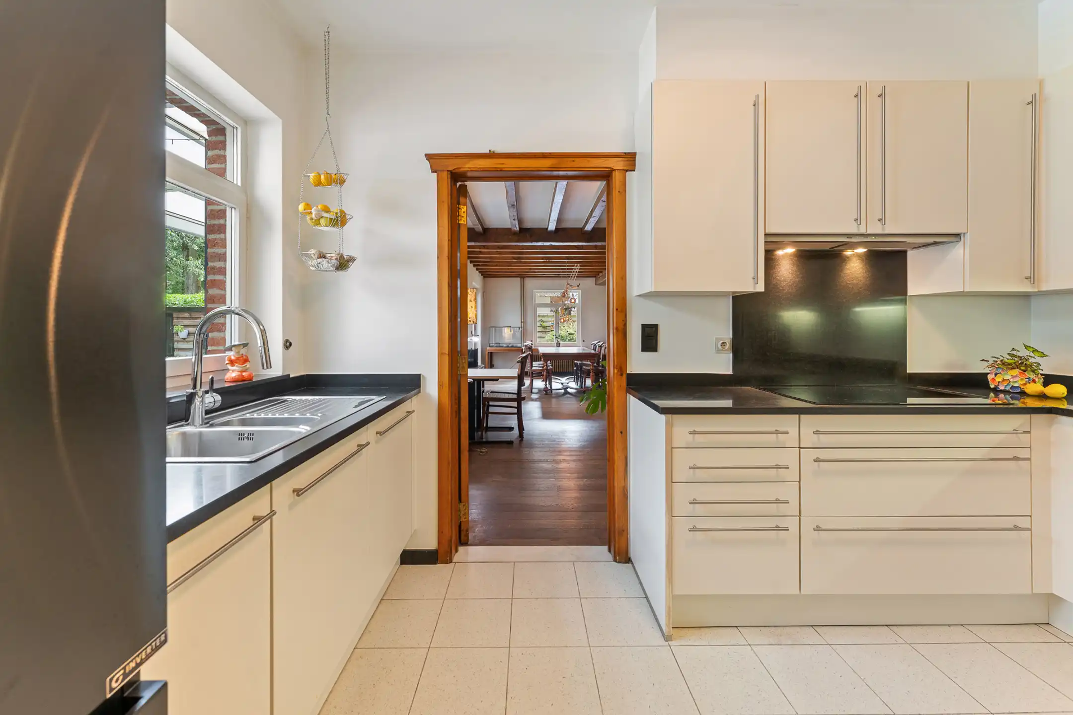 Ruime villa in bosrijke omgeving op een perceel van ca. 3.320m² met zwembad foto 14