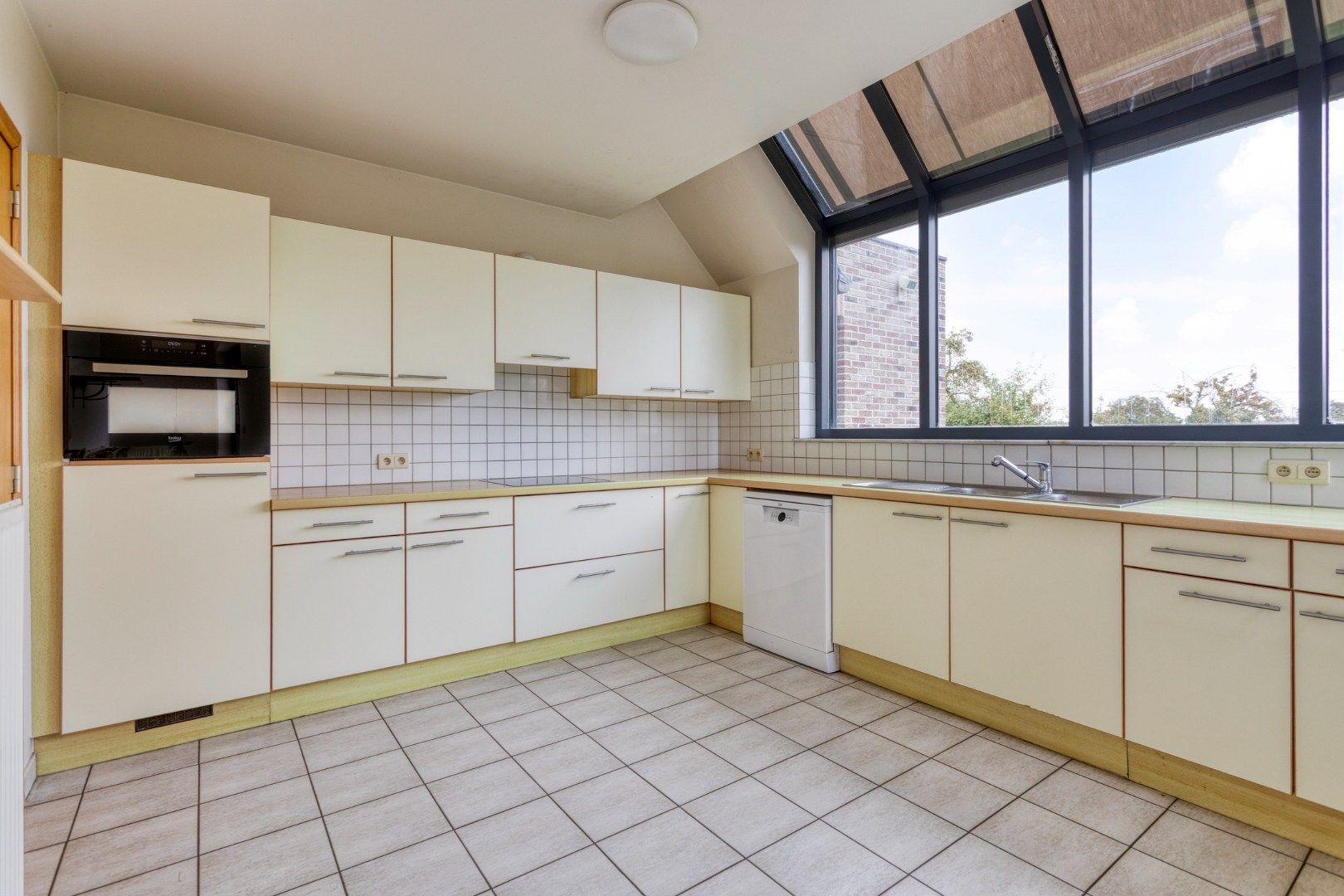 Open bebouwing met 3 slaapkamers, garage en tuin in Haasrode!  – EPC 241 kWh/m² – bewoonbare opp. 201m²  foto 8