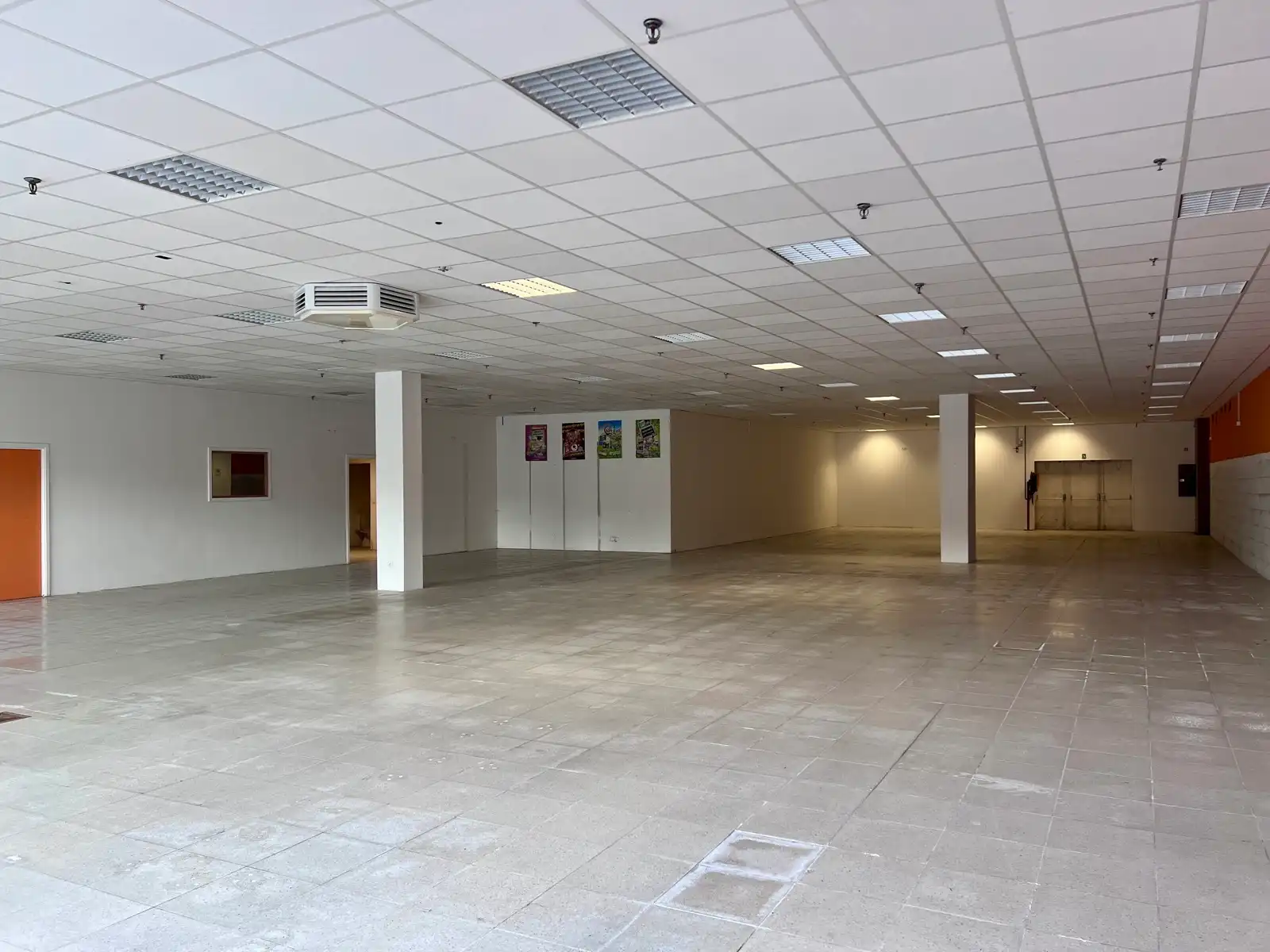 Commerciële ruimte te huur foto 5
