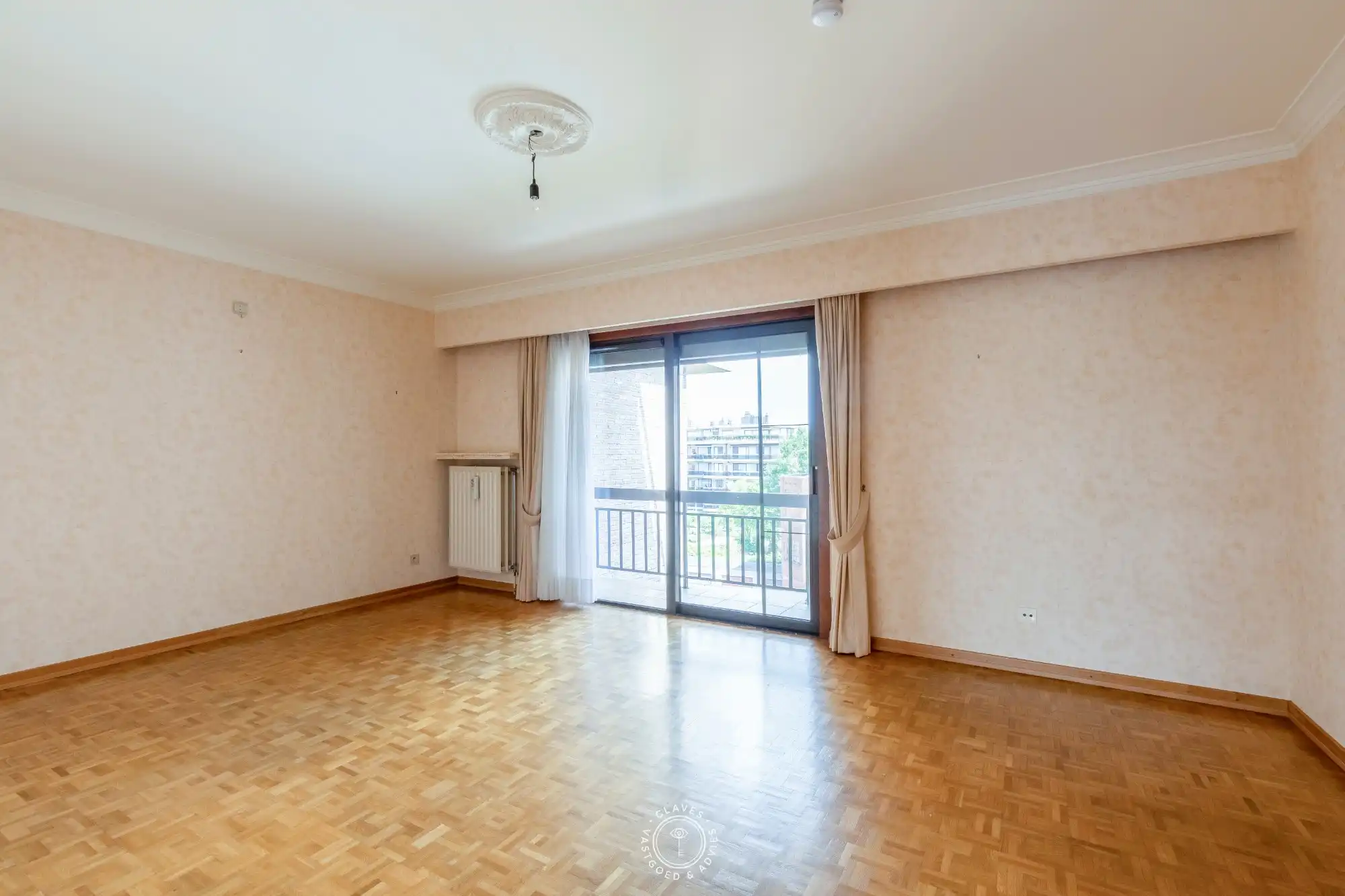 Bijzonder ruim appartement met zuidgericht terras foto 16