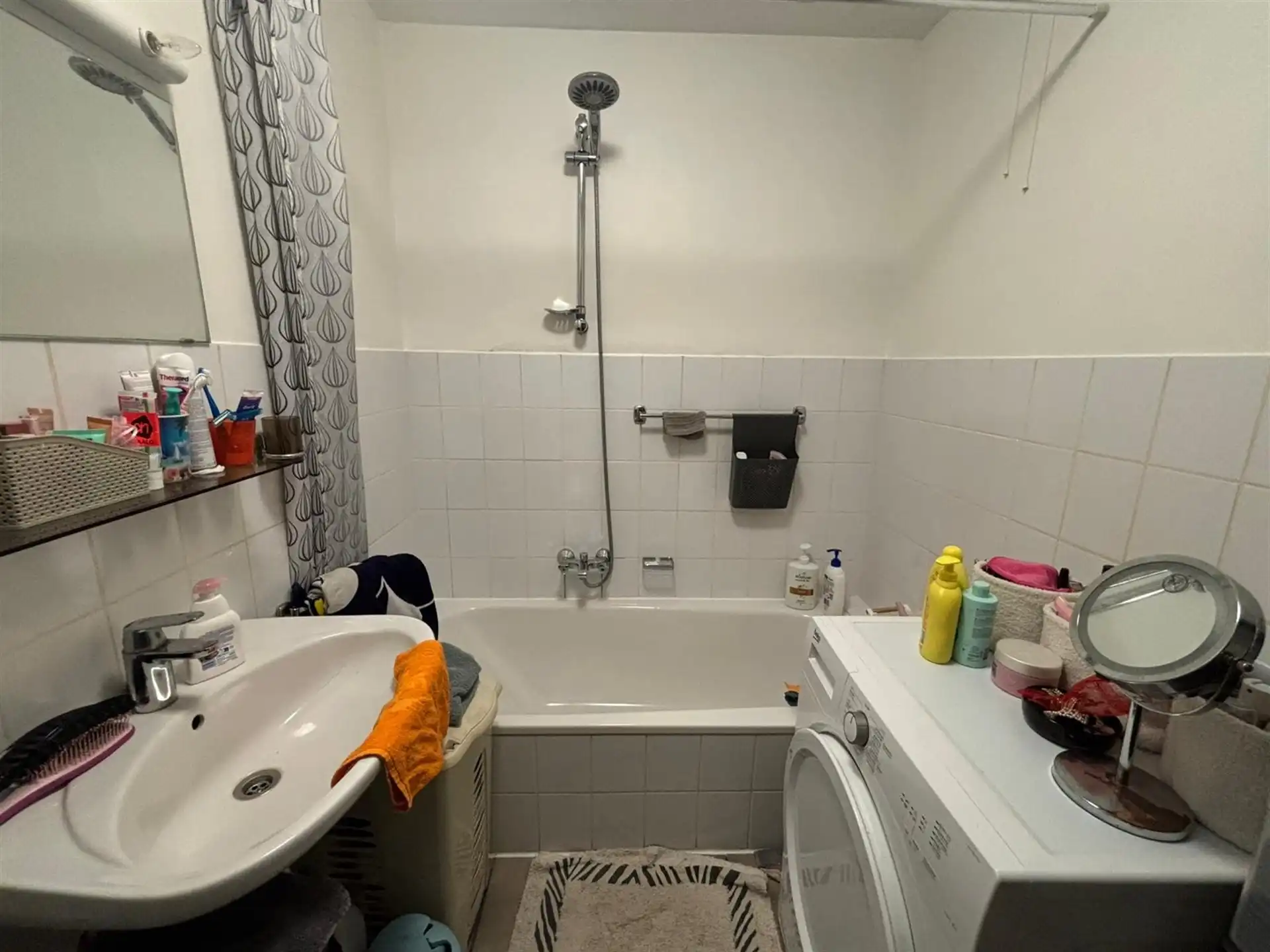 Ruim appartement met twee slaapkamers en staanplaats foto 7