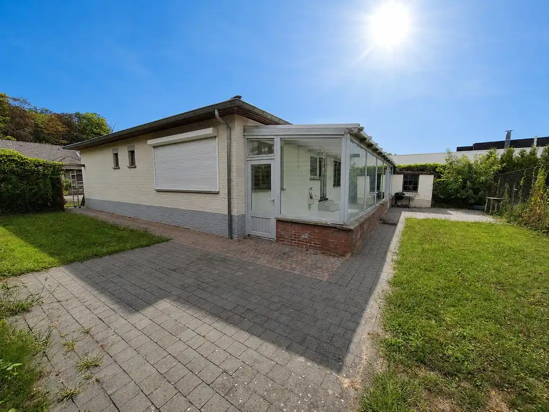 Charmante bungalow op een strategische locatie foto 13
