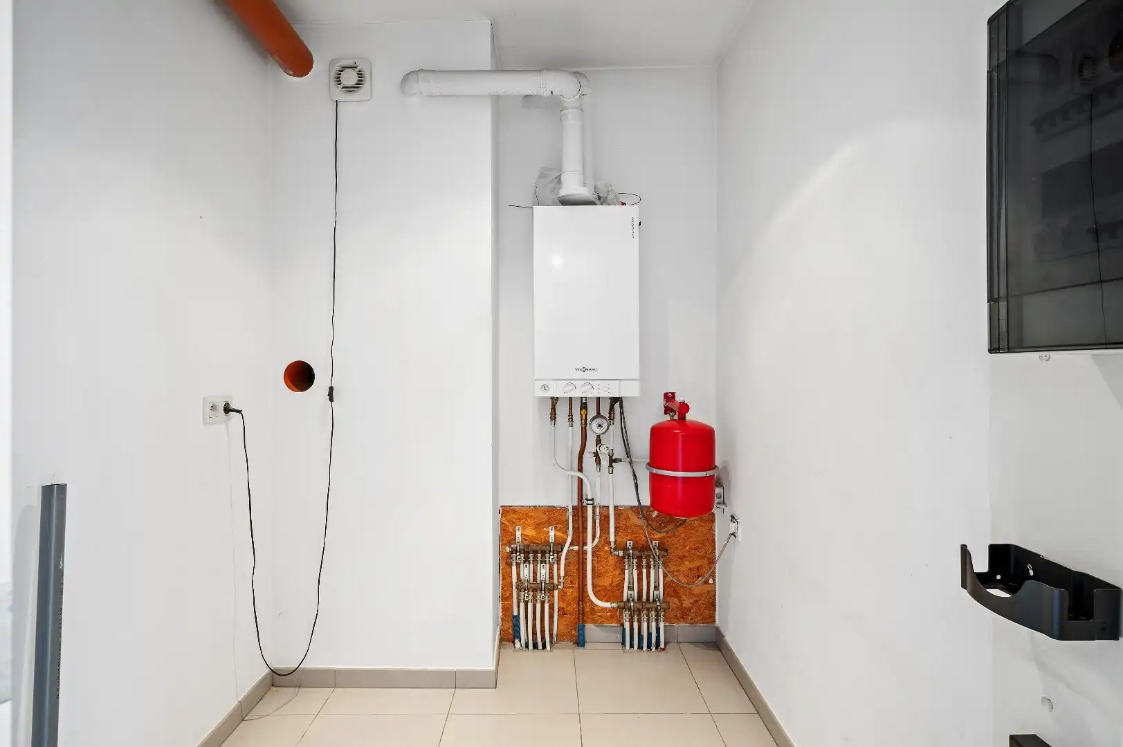 Recent app. met 2 slpks, terras en autostaanplaats foto 6