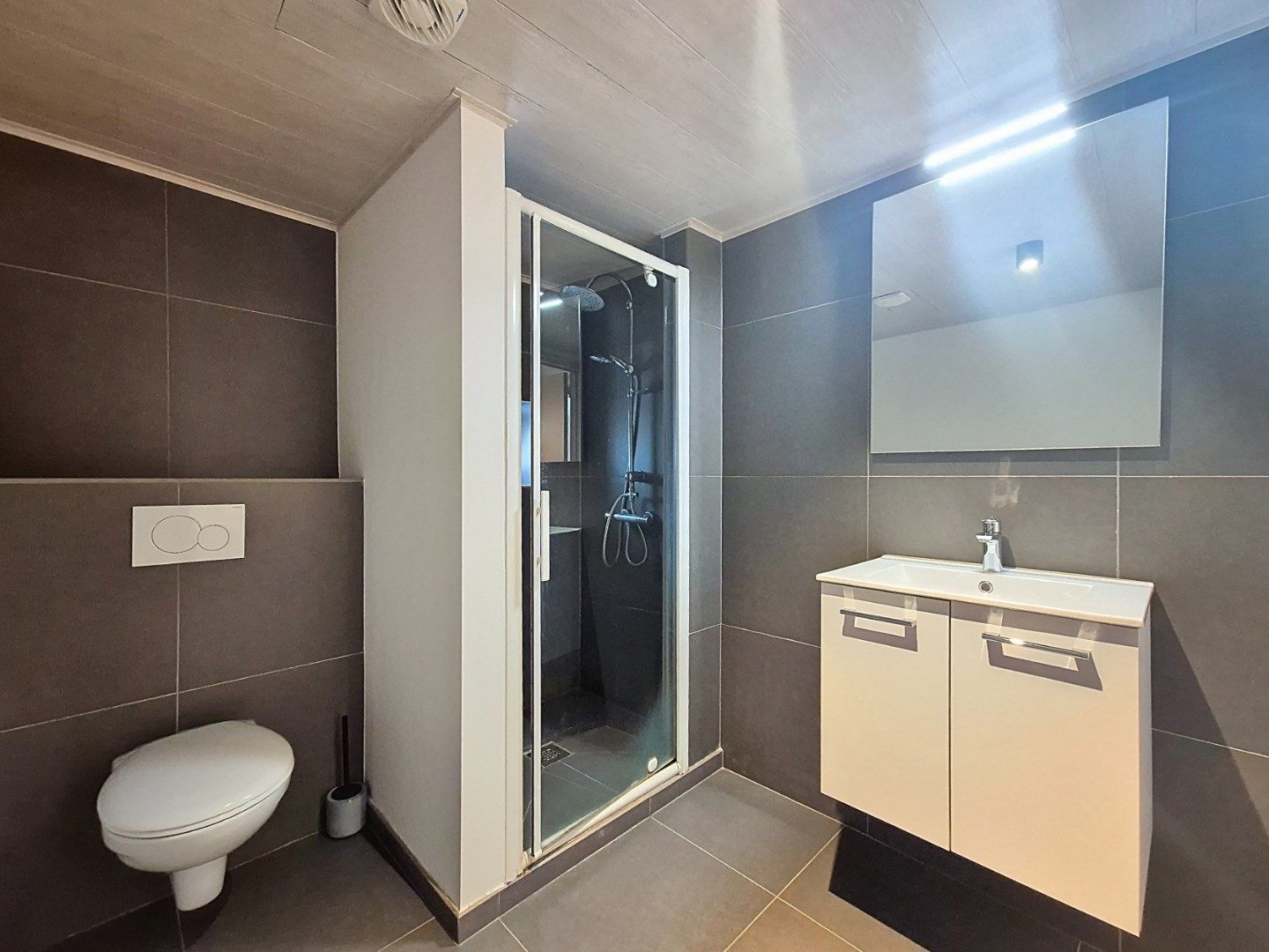 Gerenoveerde woning met 3 slaapkamers foto 10