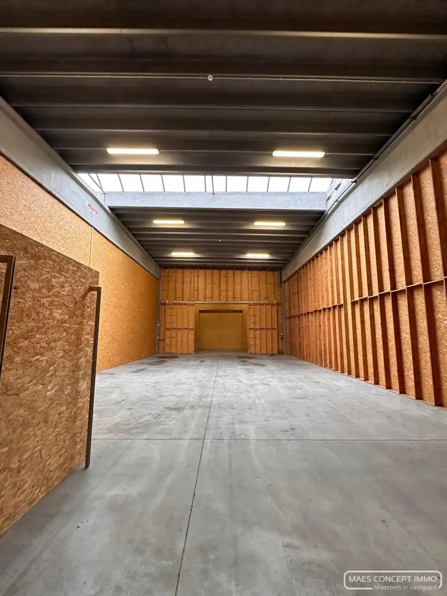 Opslagruimte van 220 m²&nbsp;te huur in Zwevegem foto 2