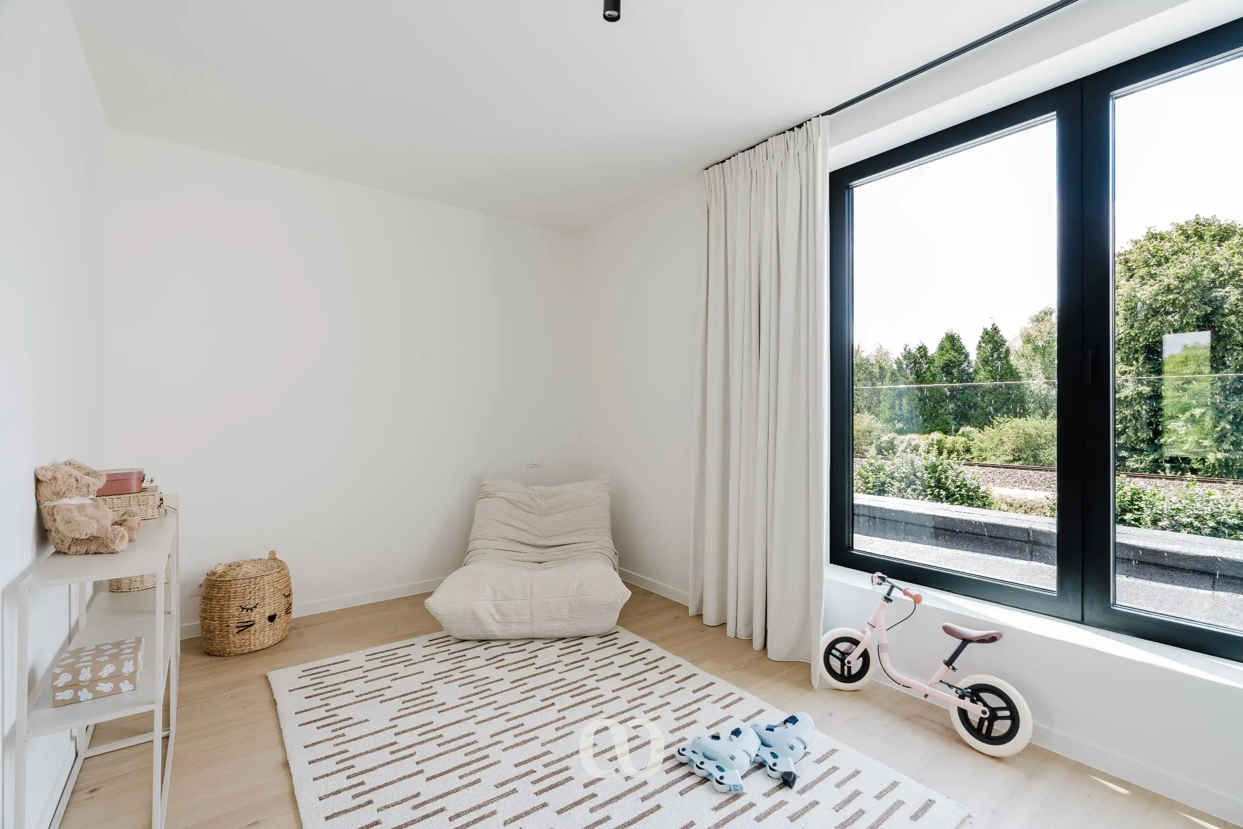 Volledig afgewerkte nieuwbouwwoning met 5 slaapkamers foto 21