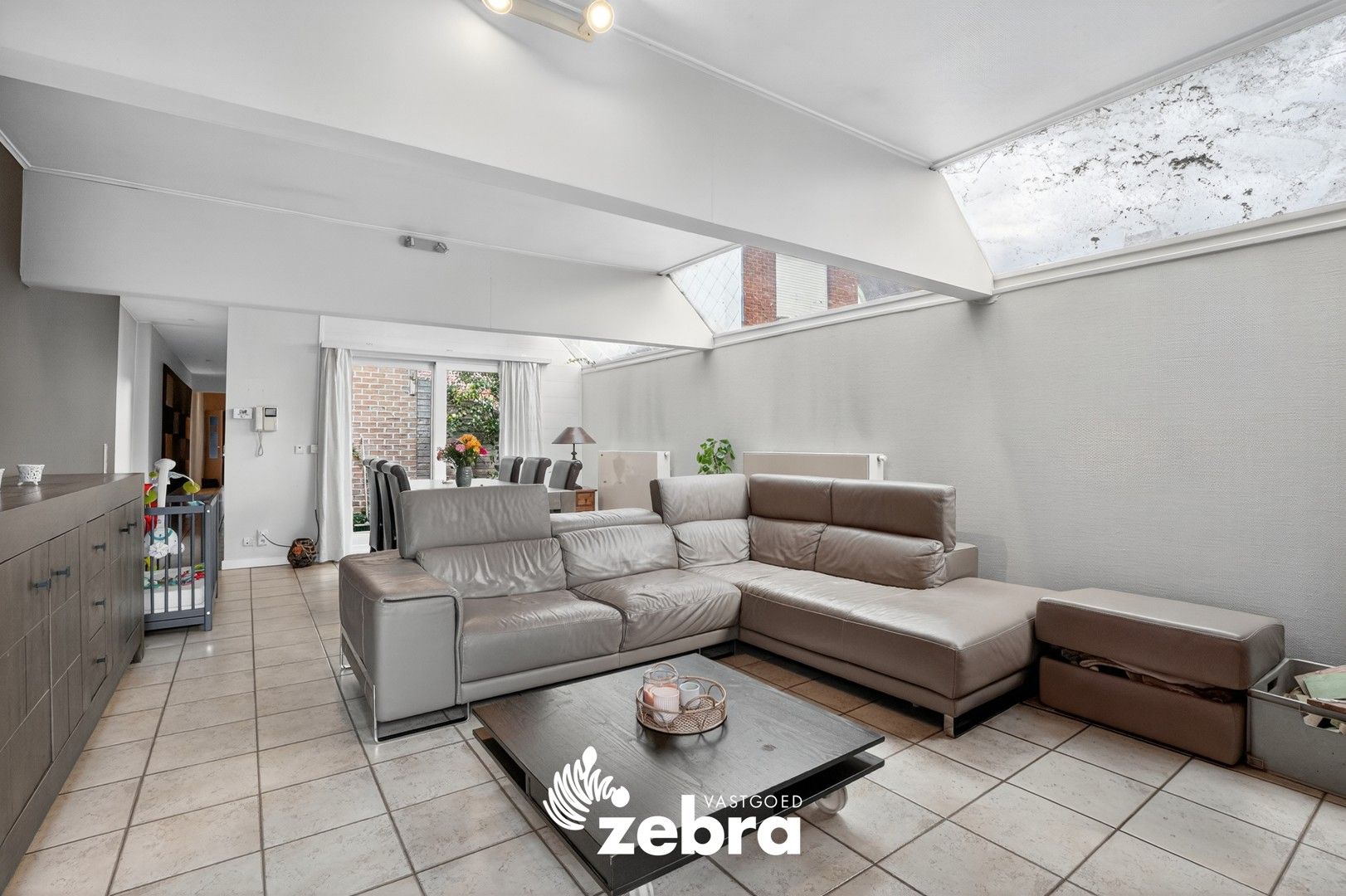 Hoofdfoto van de publicatie: Instapklare woning met 4 slaapkamers en aanpalend stuk grond te Tielt!